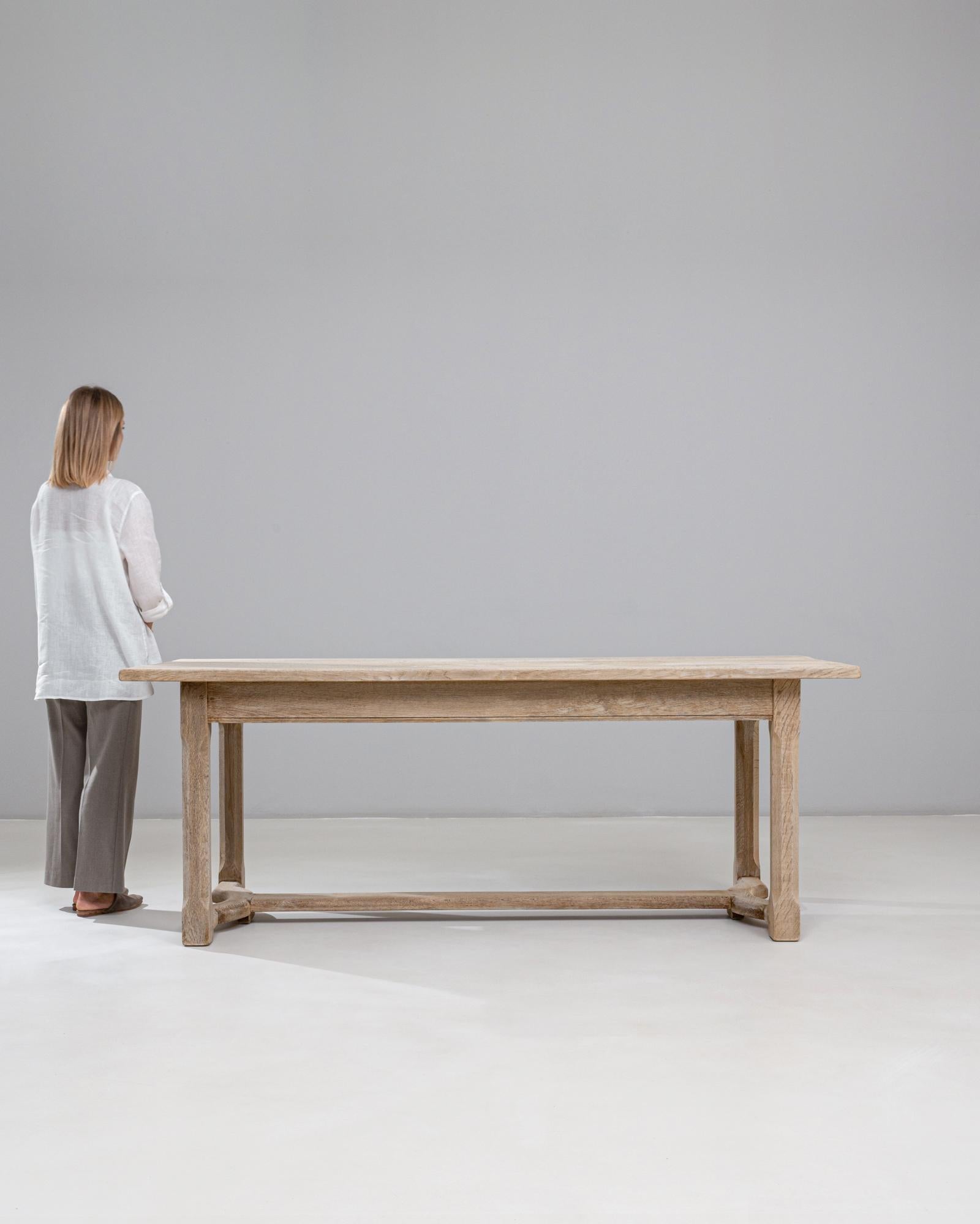 Mesa de comedor francesa de roble del siglo XX Roble en venta