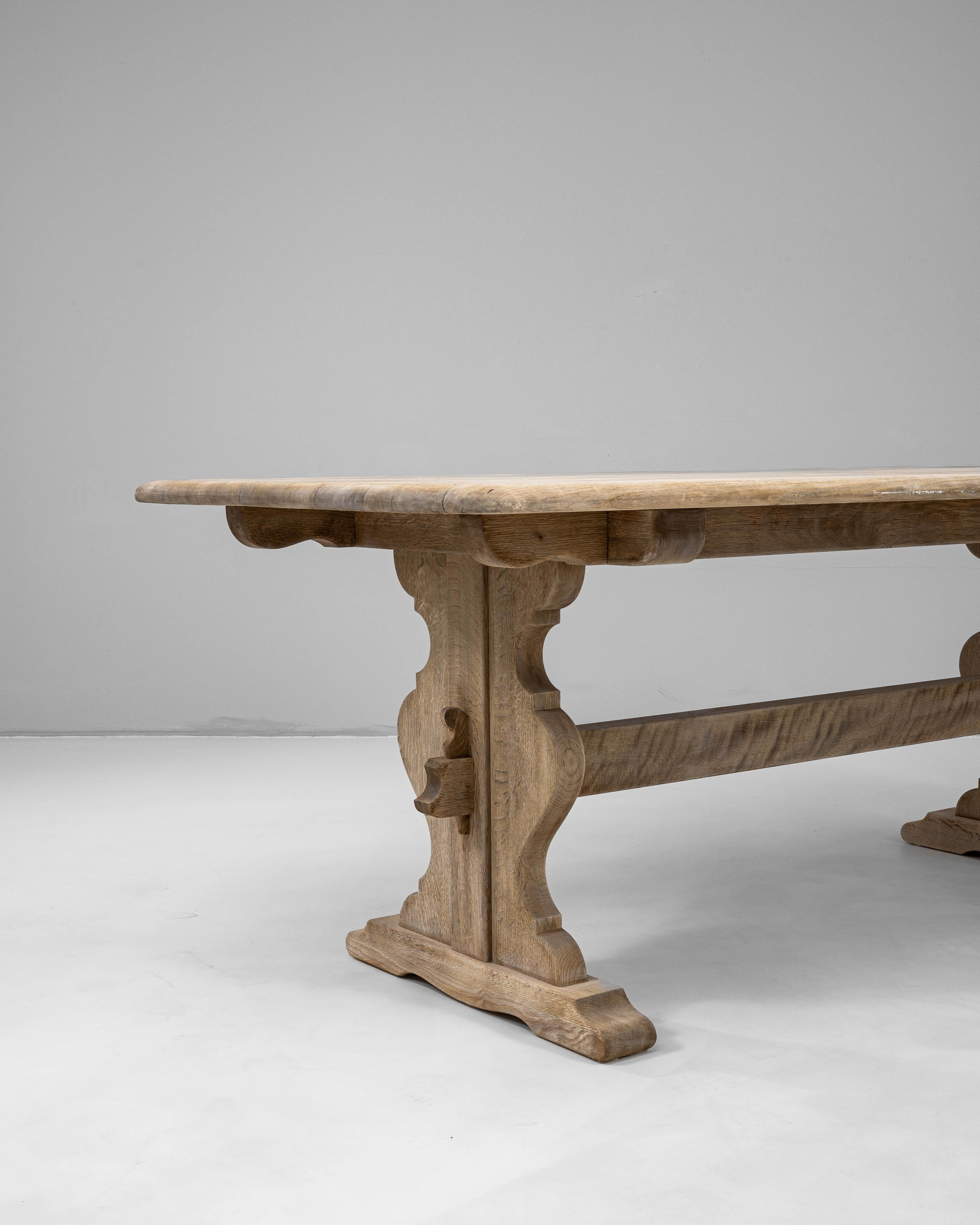 Tavolo da pranzo francese del XX secolo in Oak in vendita 1