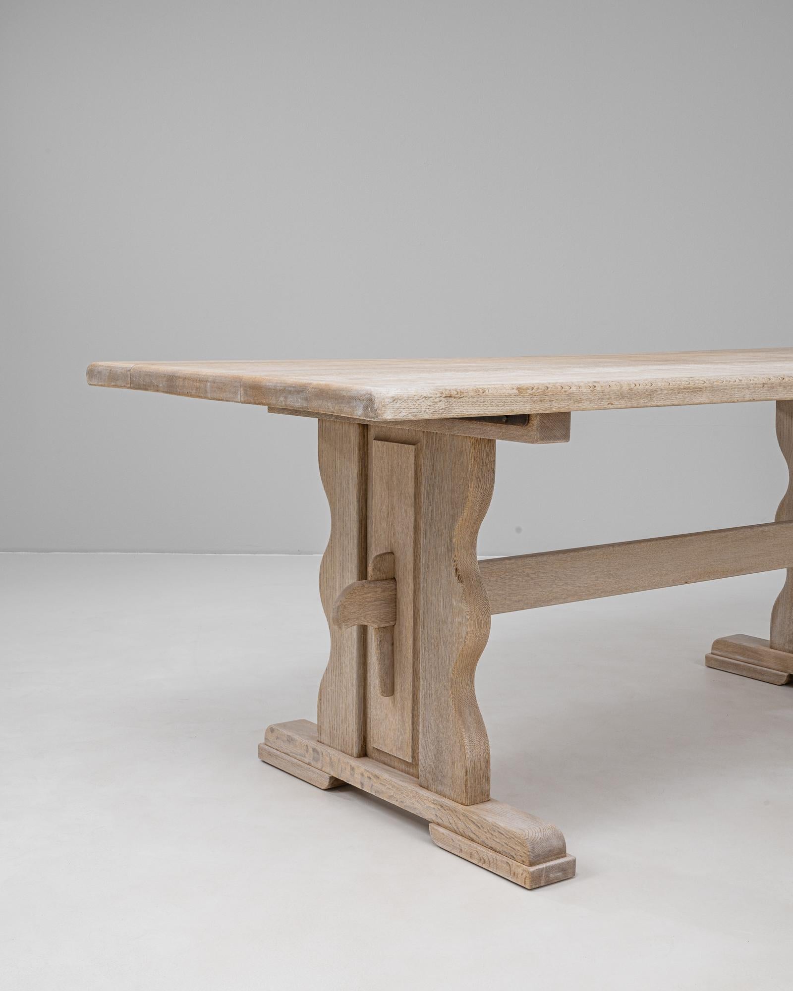 Chêne Table de salle à manger en Oak français du 20e siècle en vente