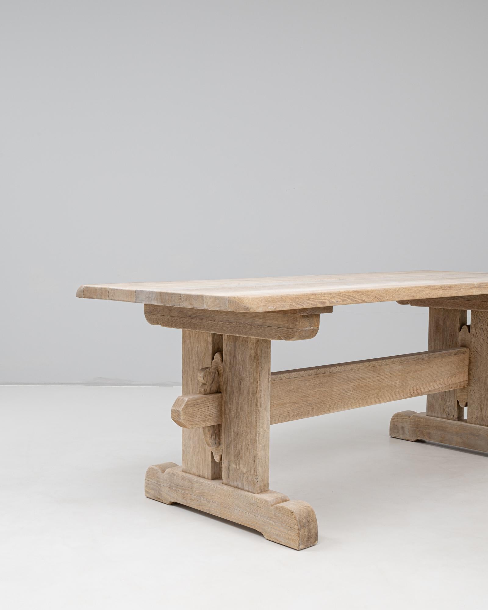 Chêne Table de salle à manger en Oak français du 20e siècle en vente