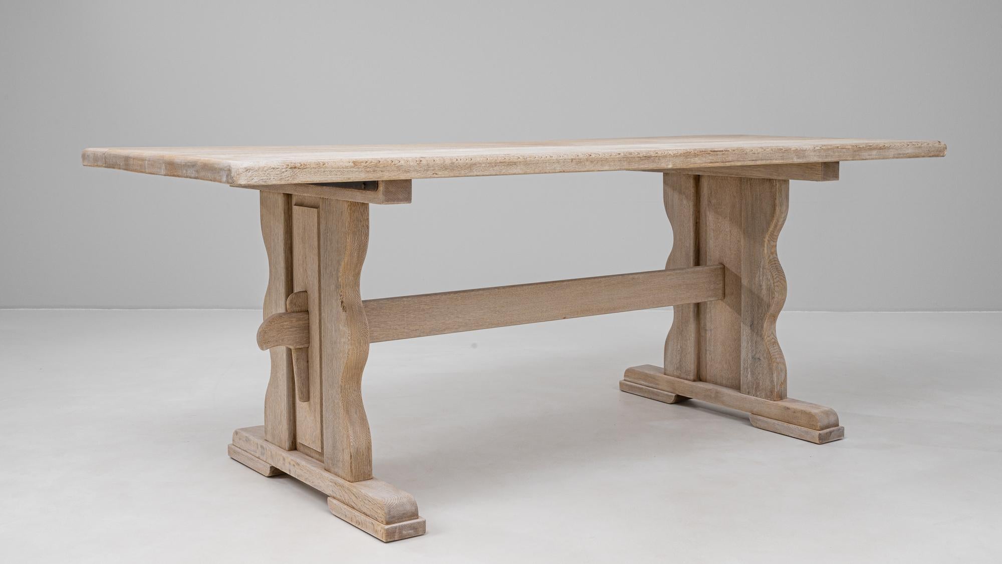 Table de salle à manger en Oak français du 20e siècle en vente 1