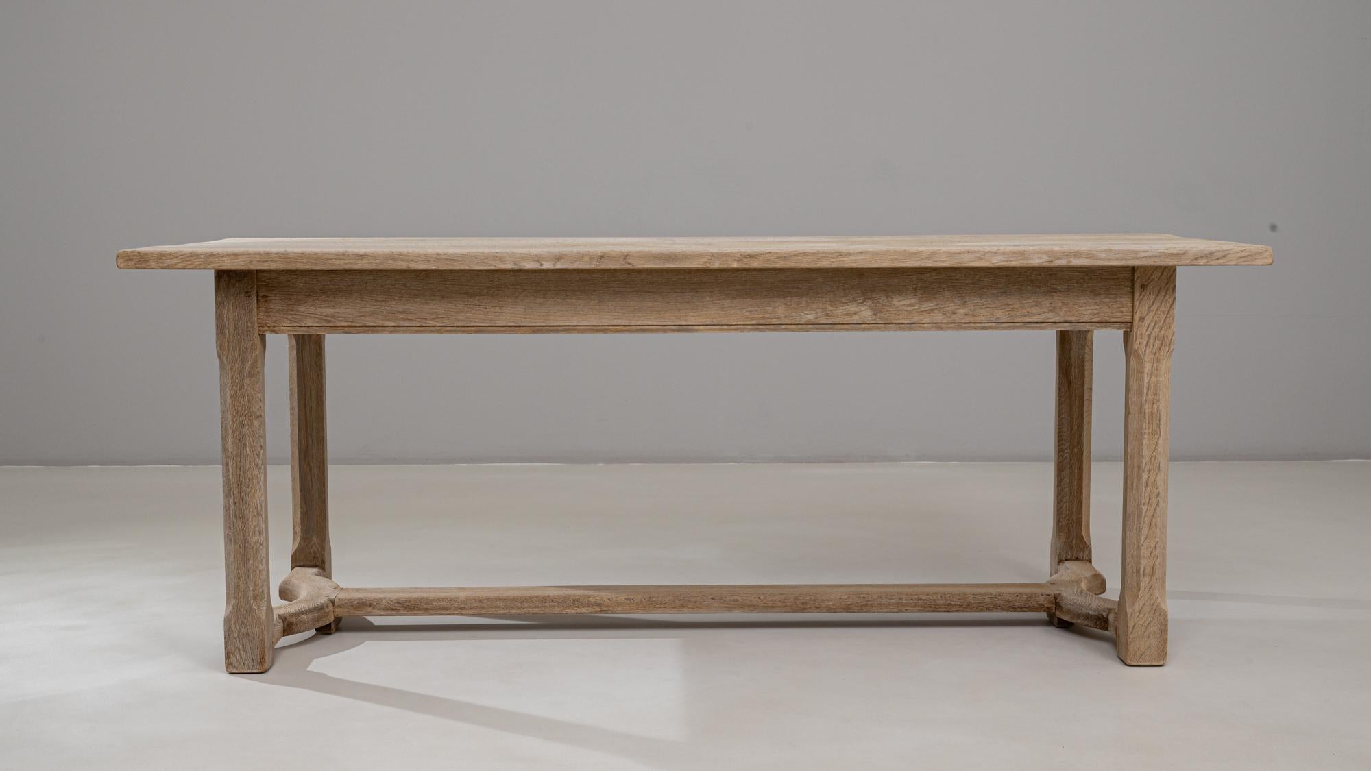 Mesa de comedor francesa de roble del siglo XX en venta 2