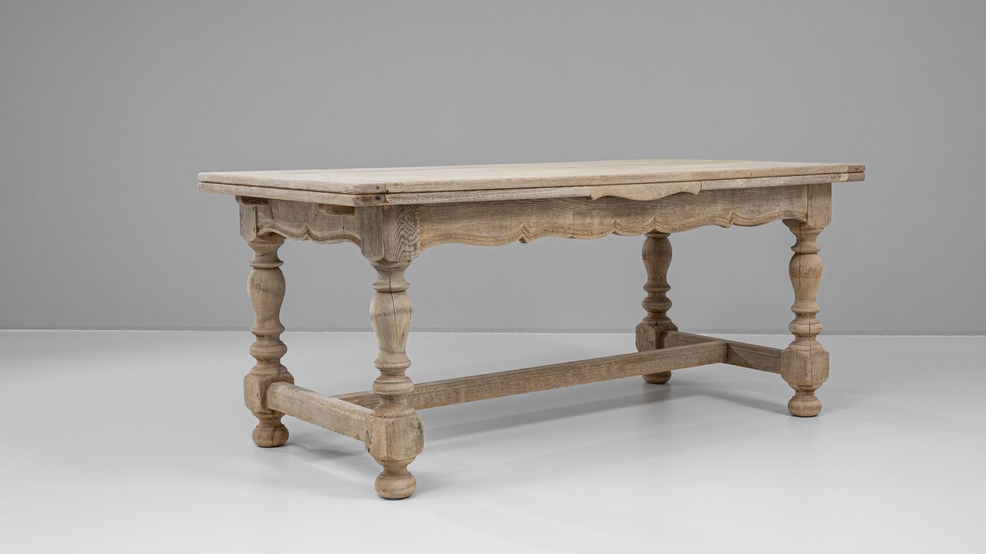 20th Century French Oak Dining Table For Sale 5