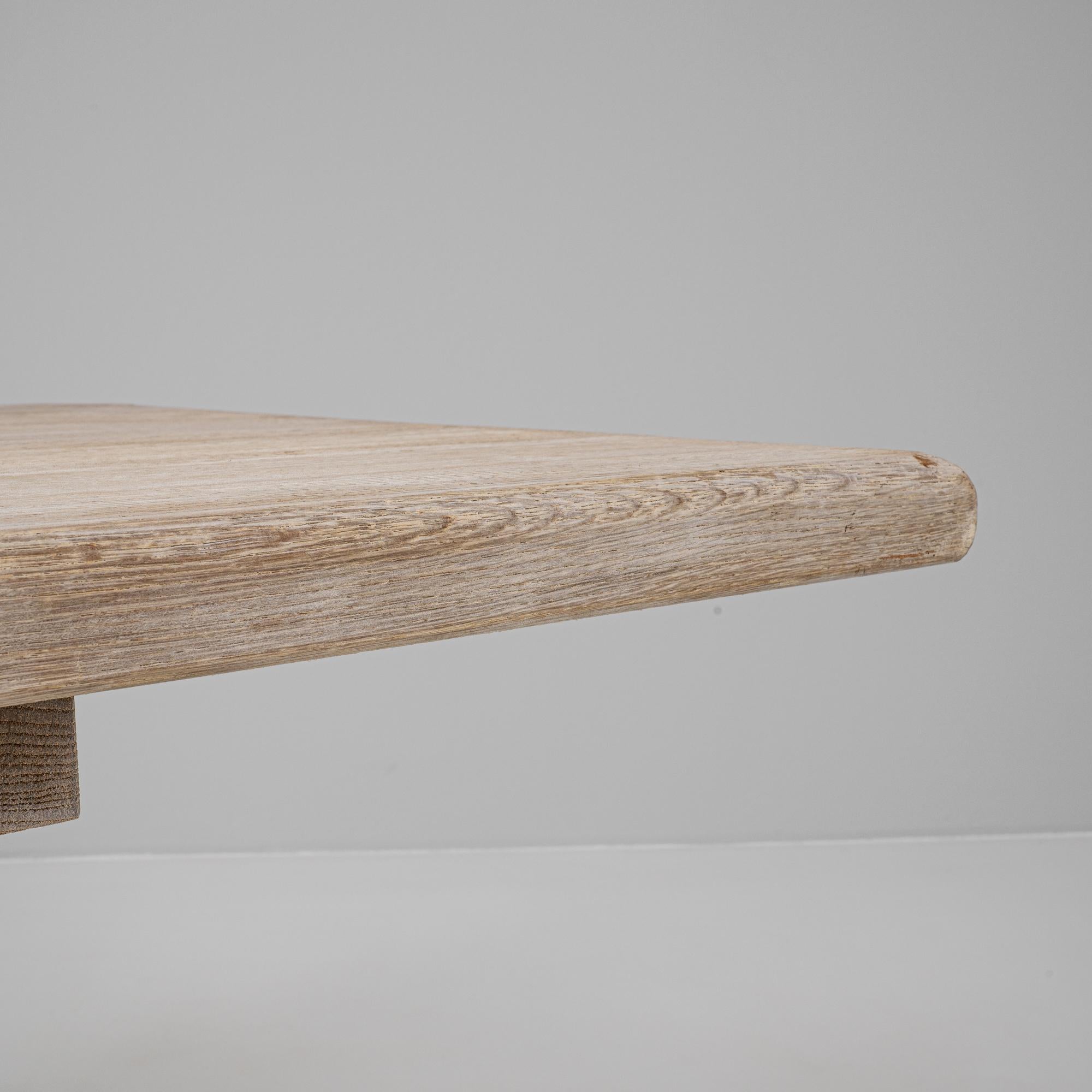 Table de salle à manger en Oak français du 20e siècle en vente 2