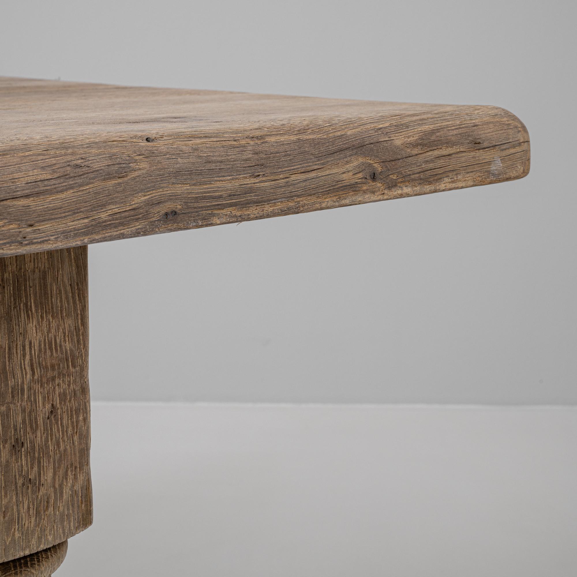 Table de salle à manger en Oak français du 20e siècle en vente 2