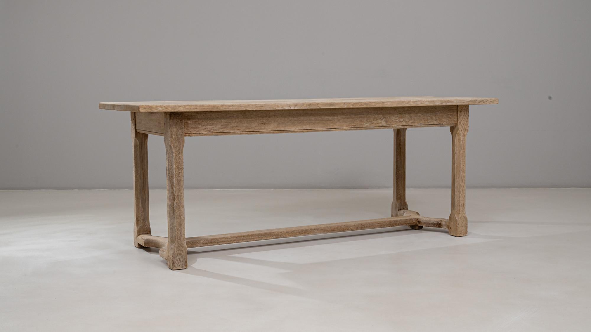 Mesa de comedor francesa de roble del siglo XX en venta 3