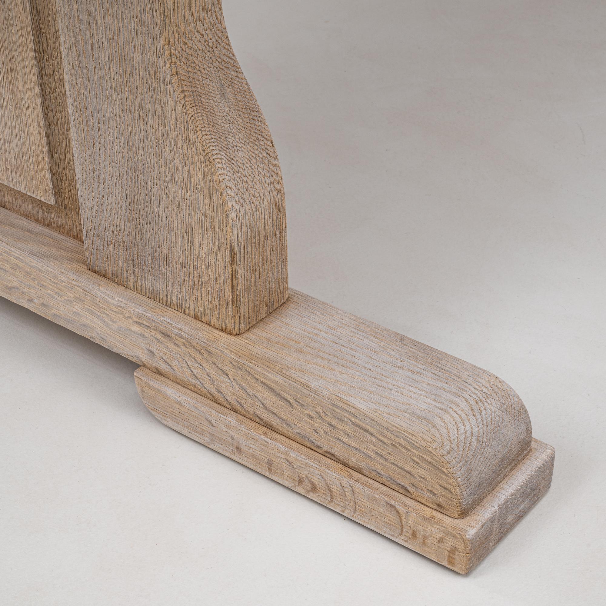 Table de salle à manger en Oak français du 20e siècle en vente 3