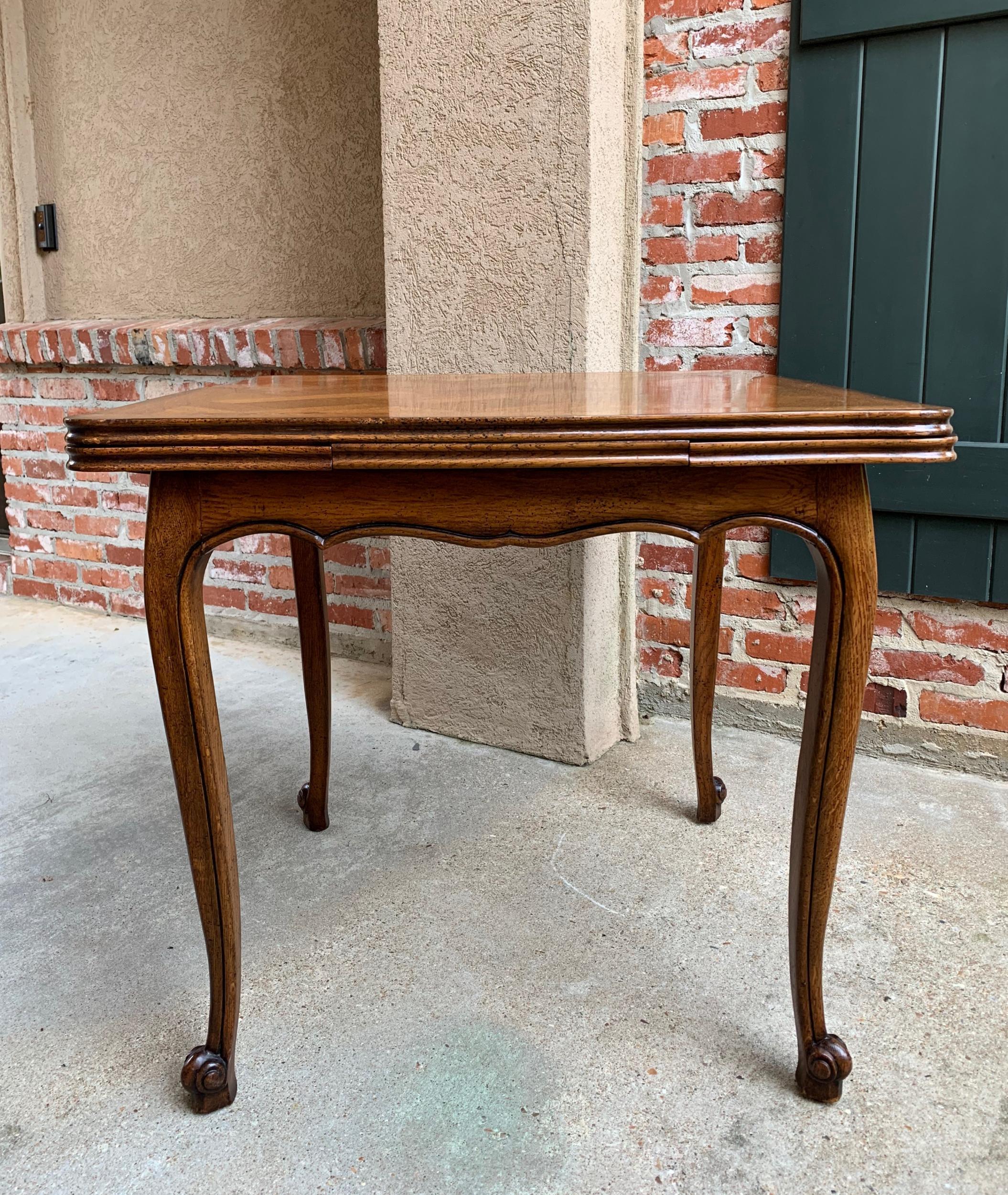 20th Century French Oak Draw-Leaf Dining Table Square Petite Louis XV Style In Good Condition In Shreveport, LA