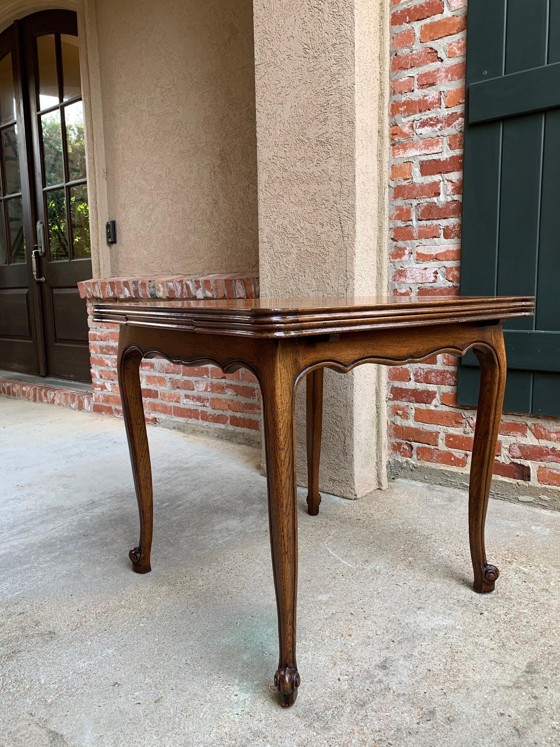 Mid-20th Century 20th Century French Oak Draw-Leaf Dining Table Square Petite Louis XV Style