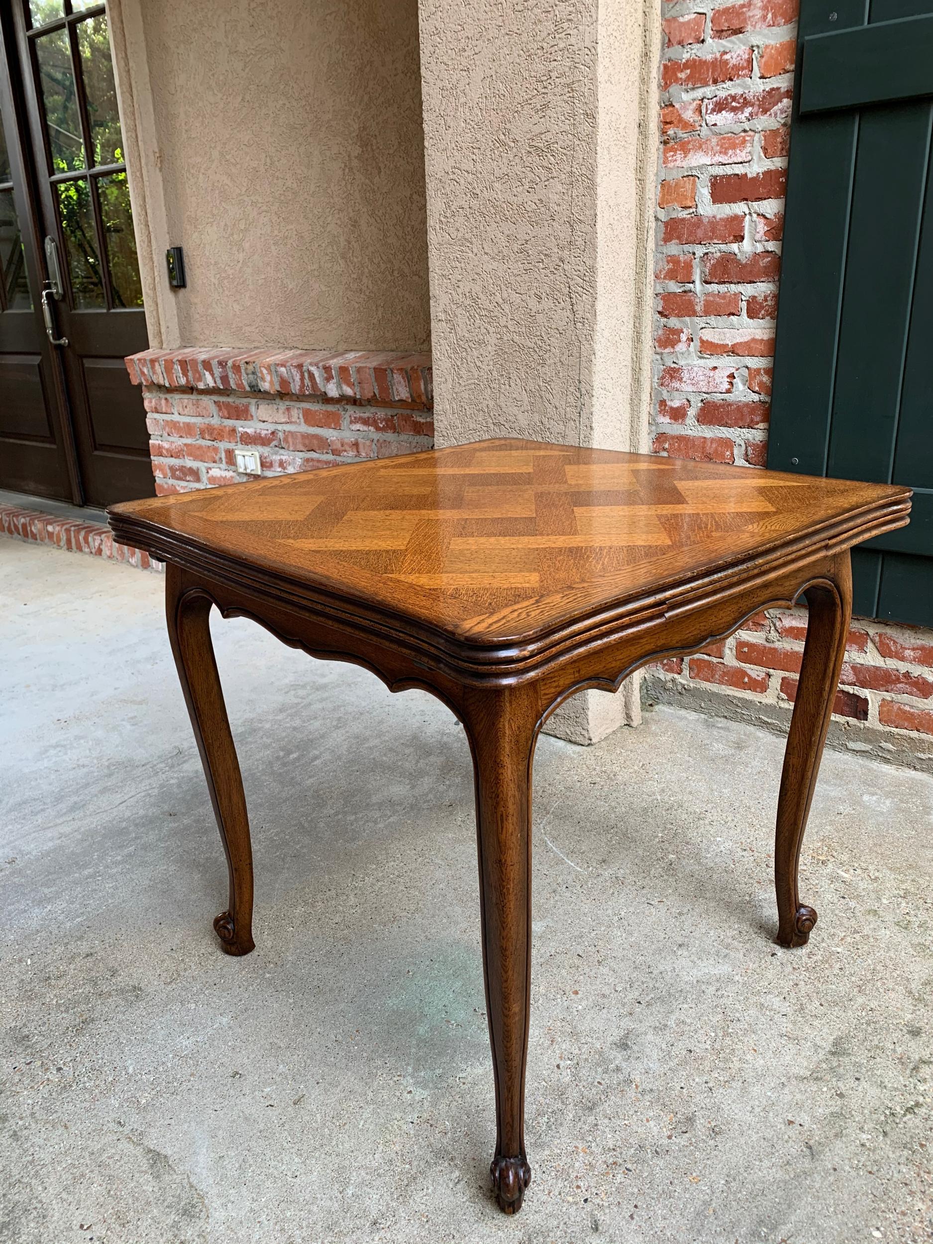 20th Century French Oak Draw-Leaf Dining Table Square Petite Louis XV Style 4