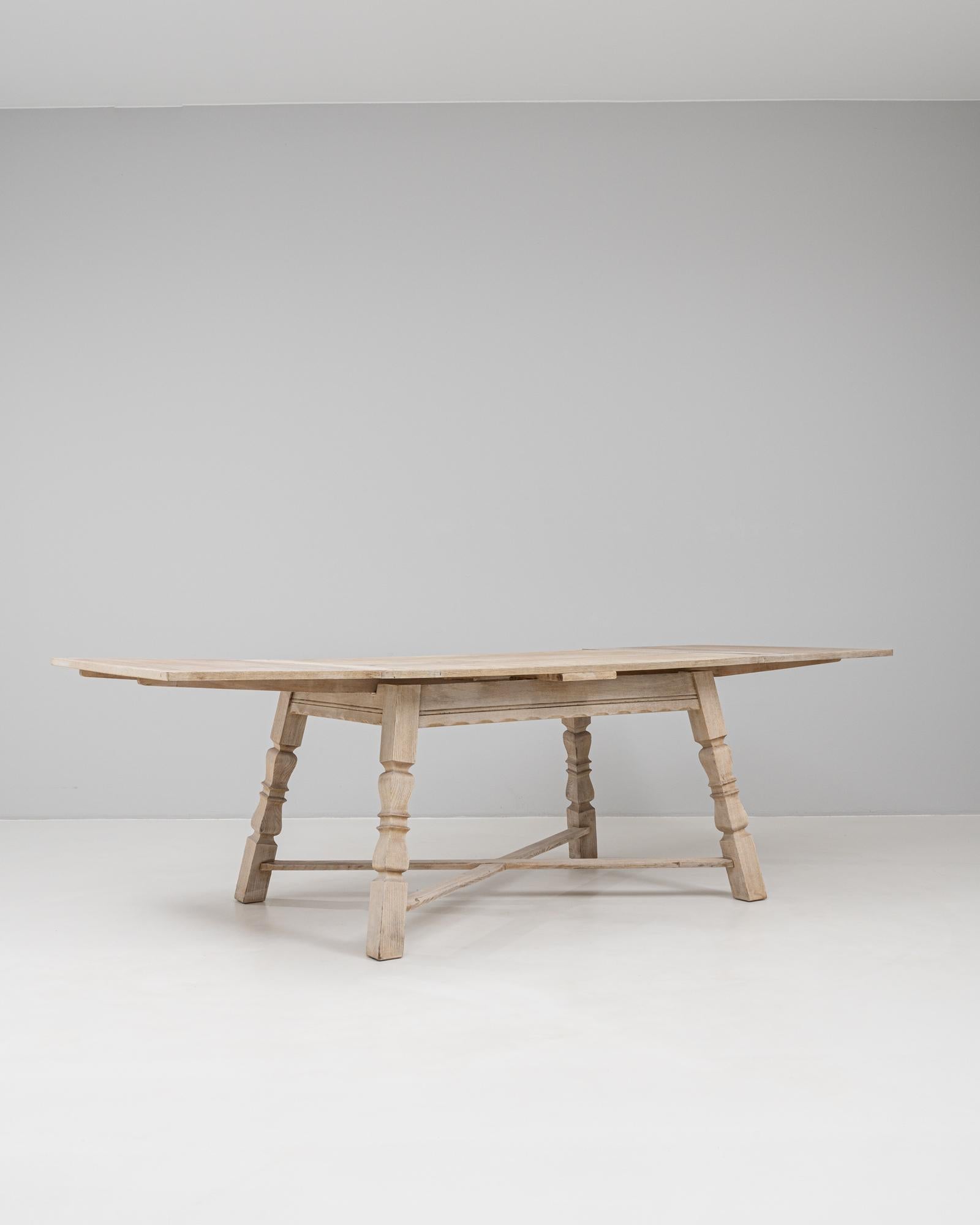 20ième siècle Table pliante en chêne français du 20e siècle en vente