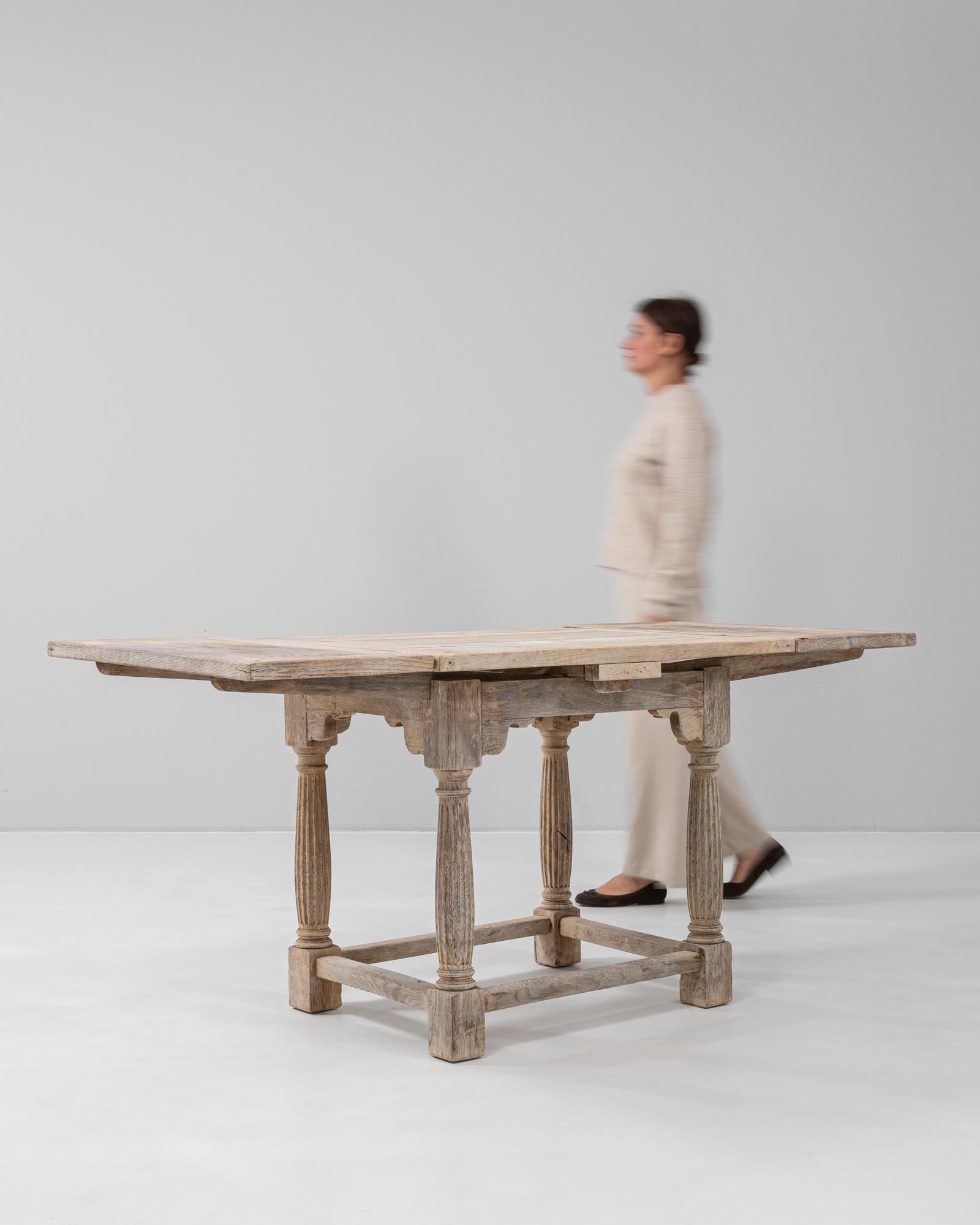 Chêne Table pliante en chêne français du 20e siècle en vente