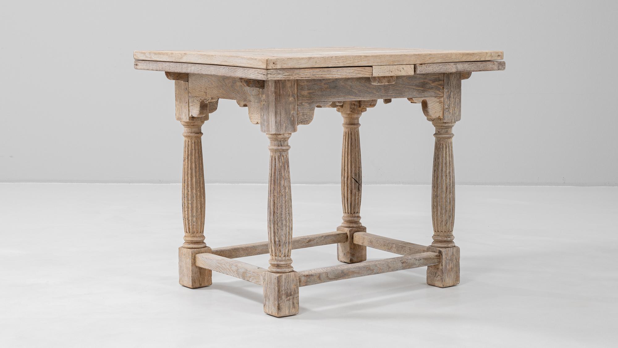 Table pliante en chêne français du 20e siècle en vente 3