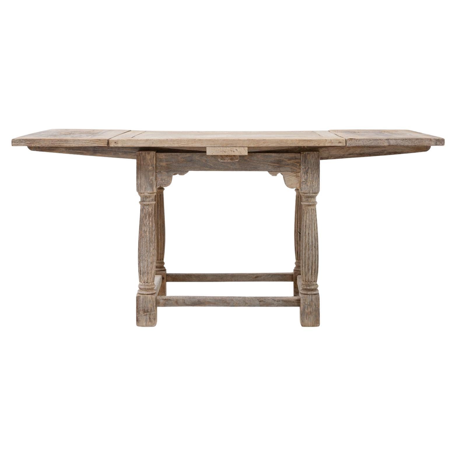 Table pliante en chêne français du 20e siècle en vente