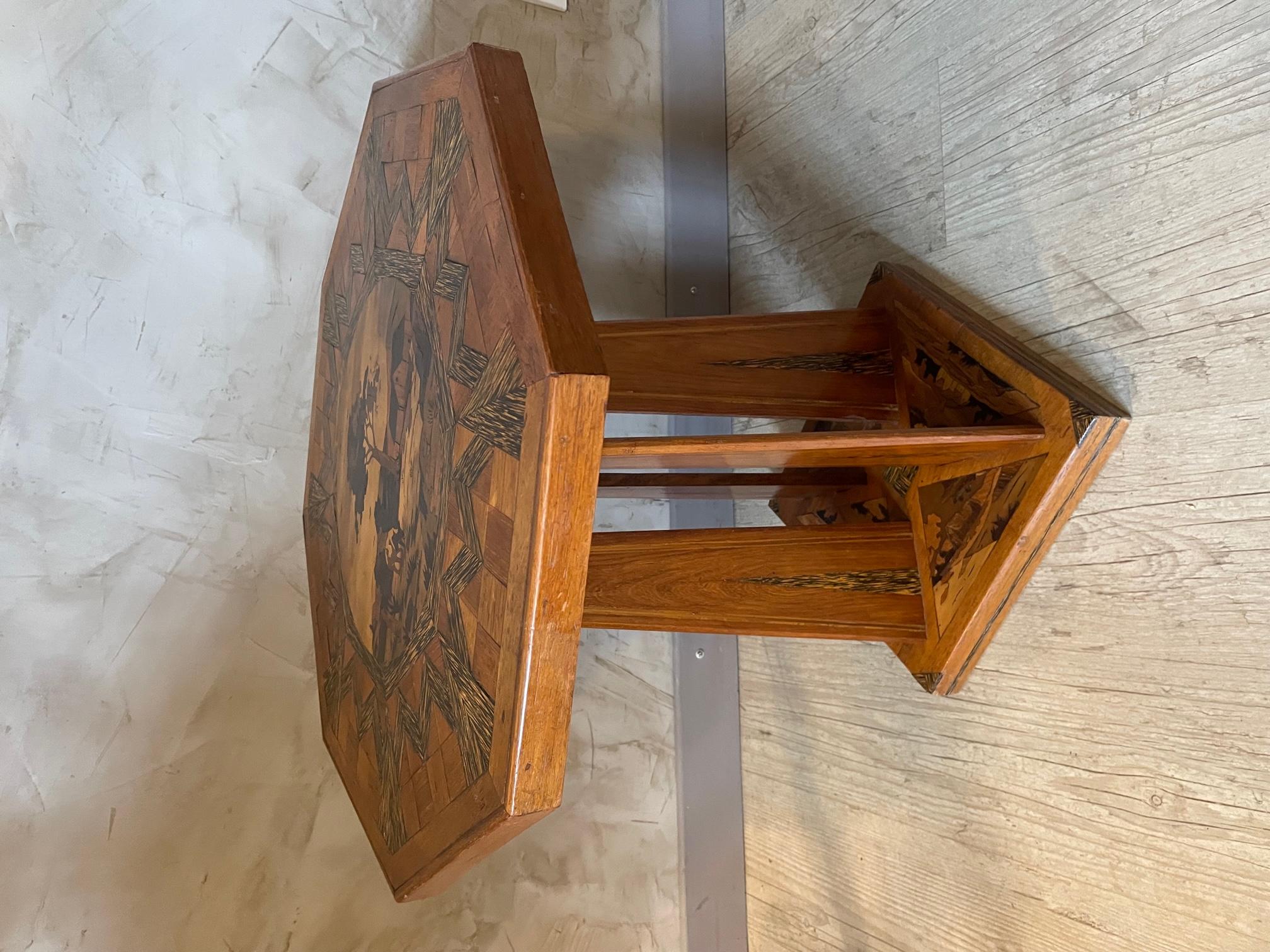 20th Century French Oak Marquetry Side Table, 1920s In Good Condition For Sale In LEGNY, FR