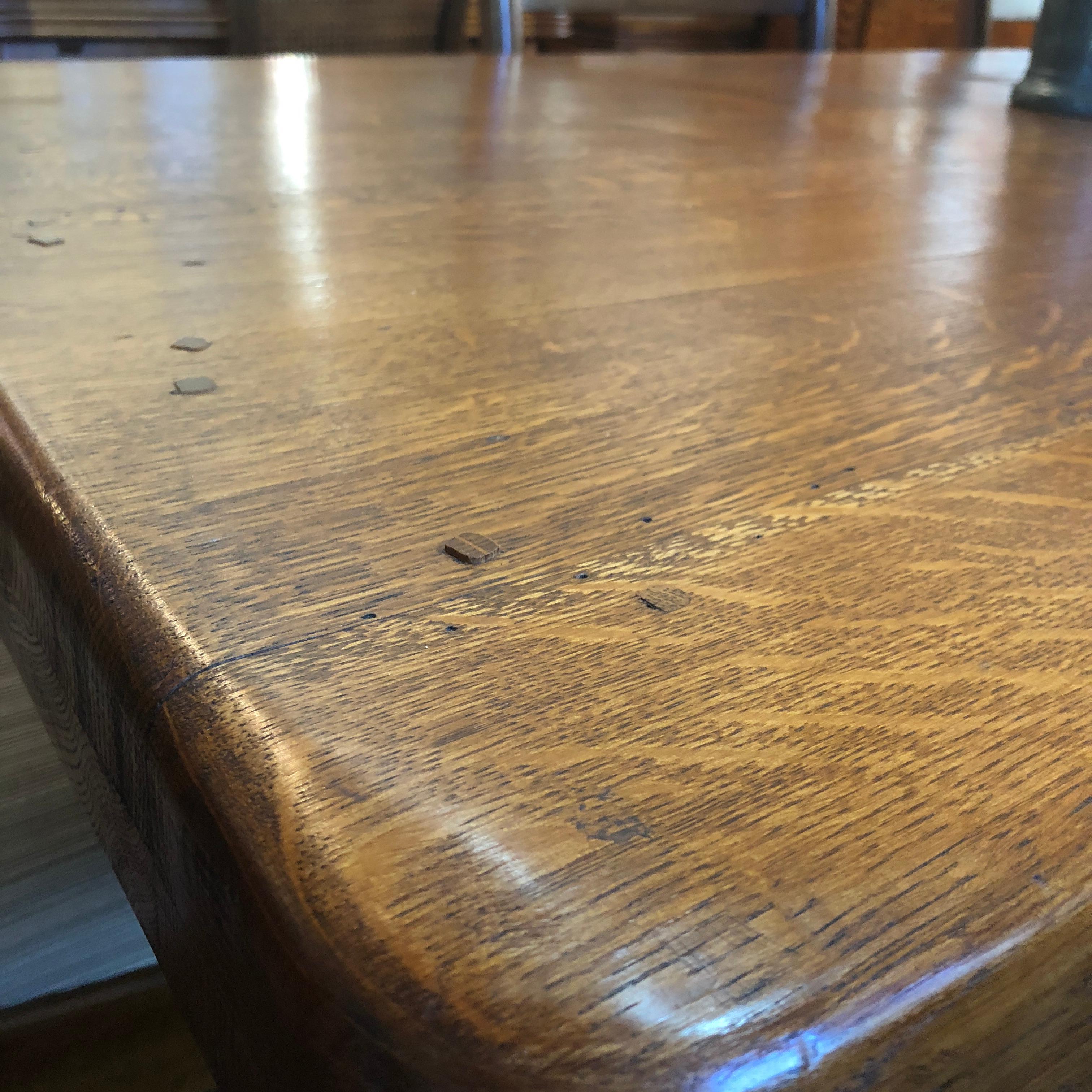 20th Century, French Oak Province Column Dining Table In Excellent Condition For Sale In Perth , AU
