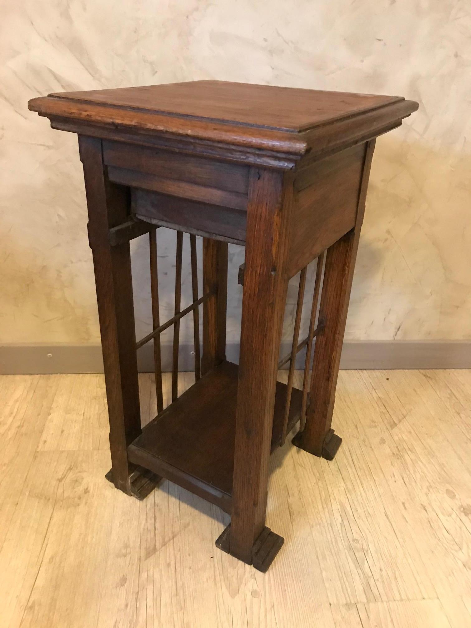 20th Century French Oak Side Table, 1920s In Good Condition For Sale In LEGNY, FR