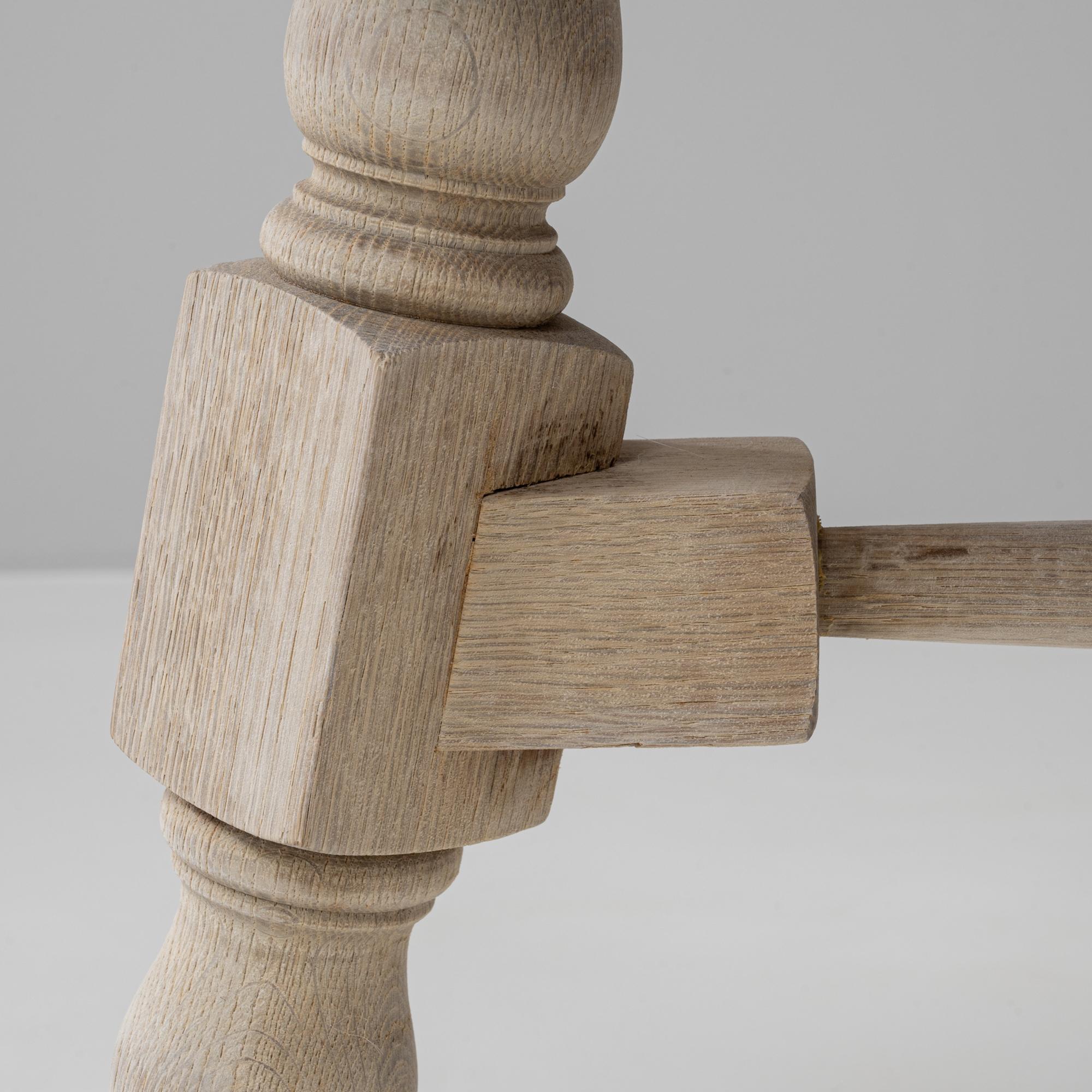 20th Century French Oak Side Table With Scalloped Apron For Sale 7