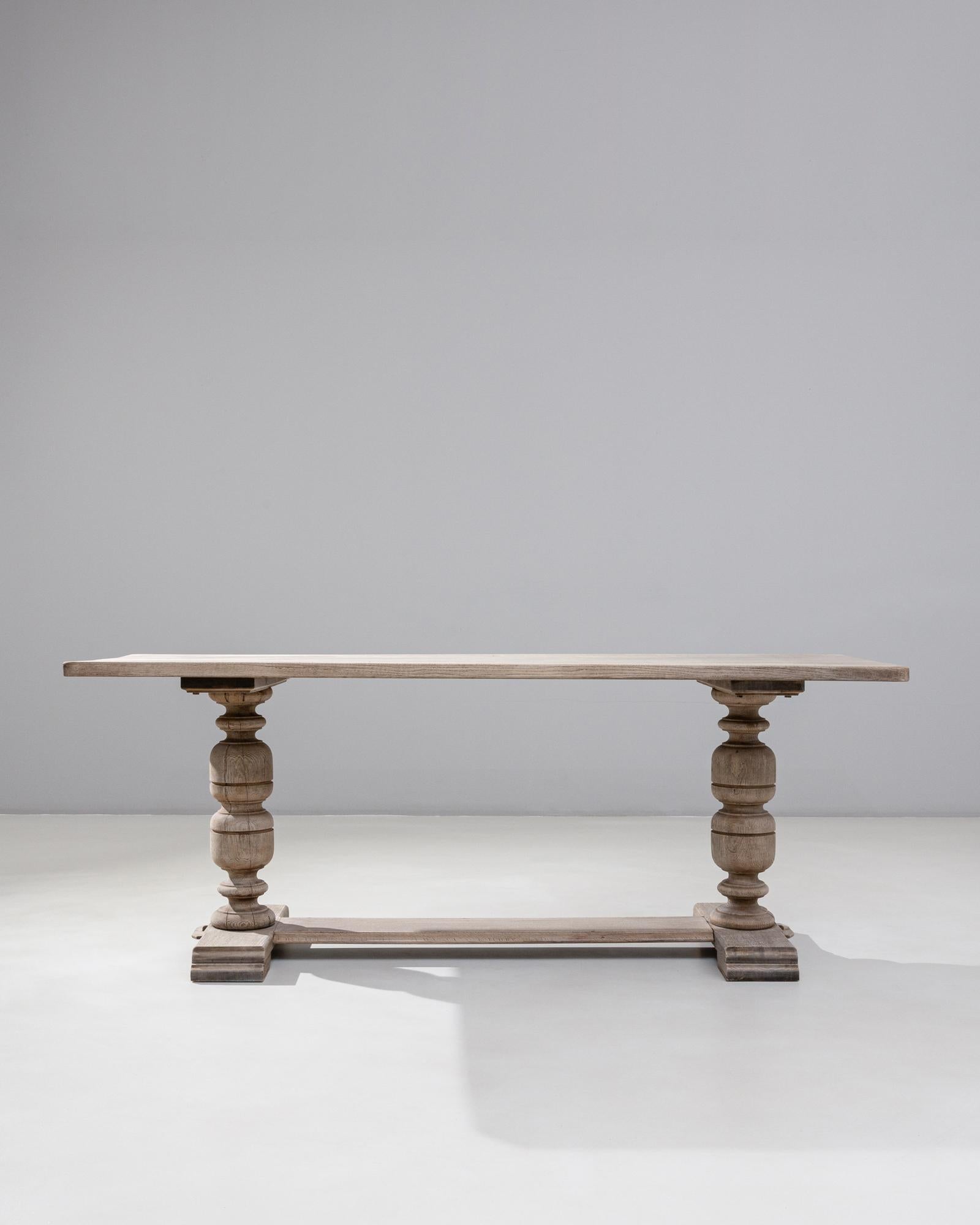 Français Table de salle à manger à tréteaux en Oak Oak français du 20e siècle en vente