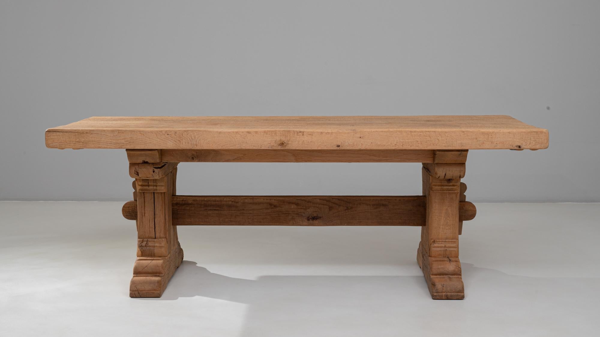 20ième siècle Table de salle à manger à tréteaux en Oak Oak français du 20e siècle en vente