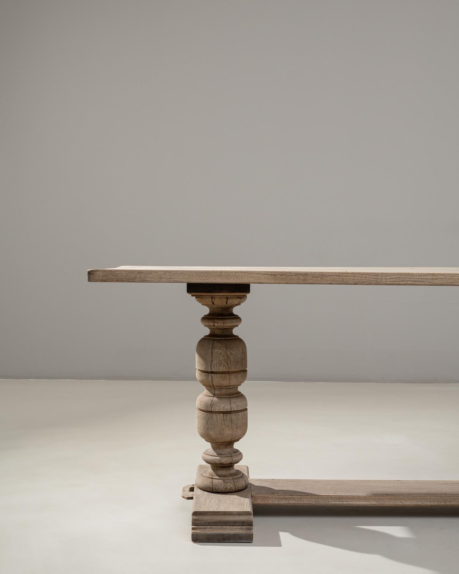 20ième siècle Table de salle à manger à tréteaux en Oak Oak français du 20e siècle en vente