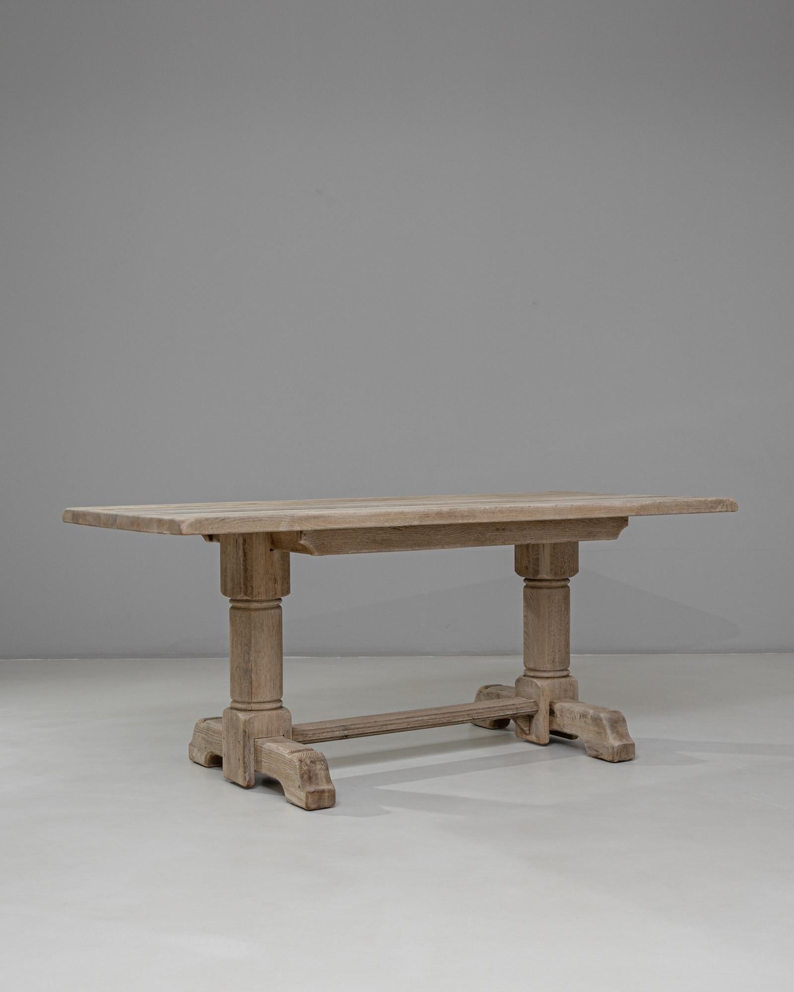 Chêne Table de salle à manger à tréteaux en Oak Oak français du 20e siècle en vente