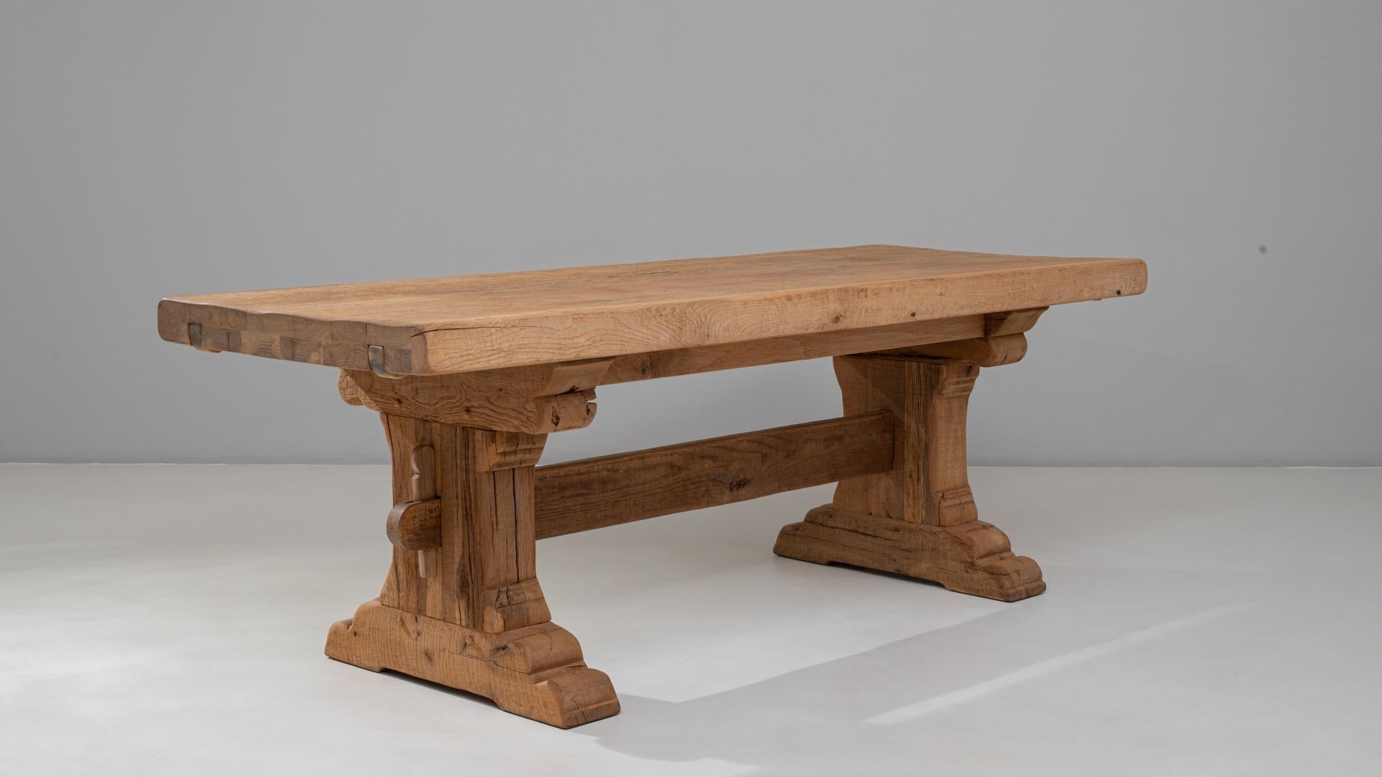 Chêne Table de salle à manger à tréteaux en Oak Oak français du 20e siècle en vente