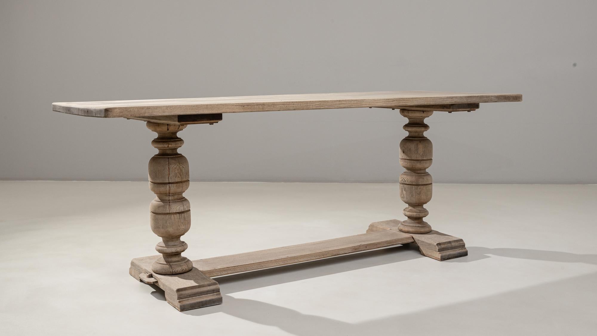 Chêne Table de salle à manger à tréteaux en Oak Oak français du 20e siècle en vente