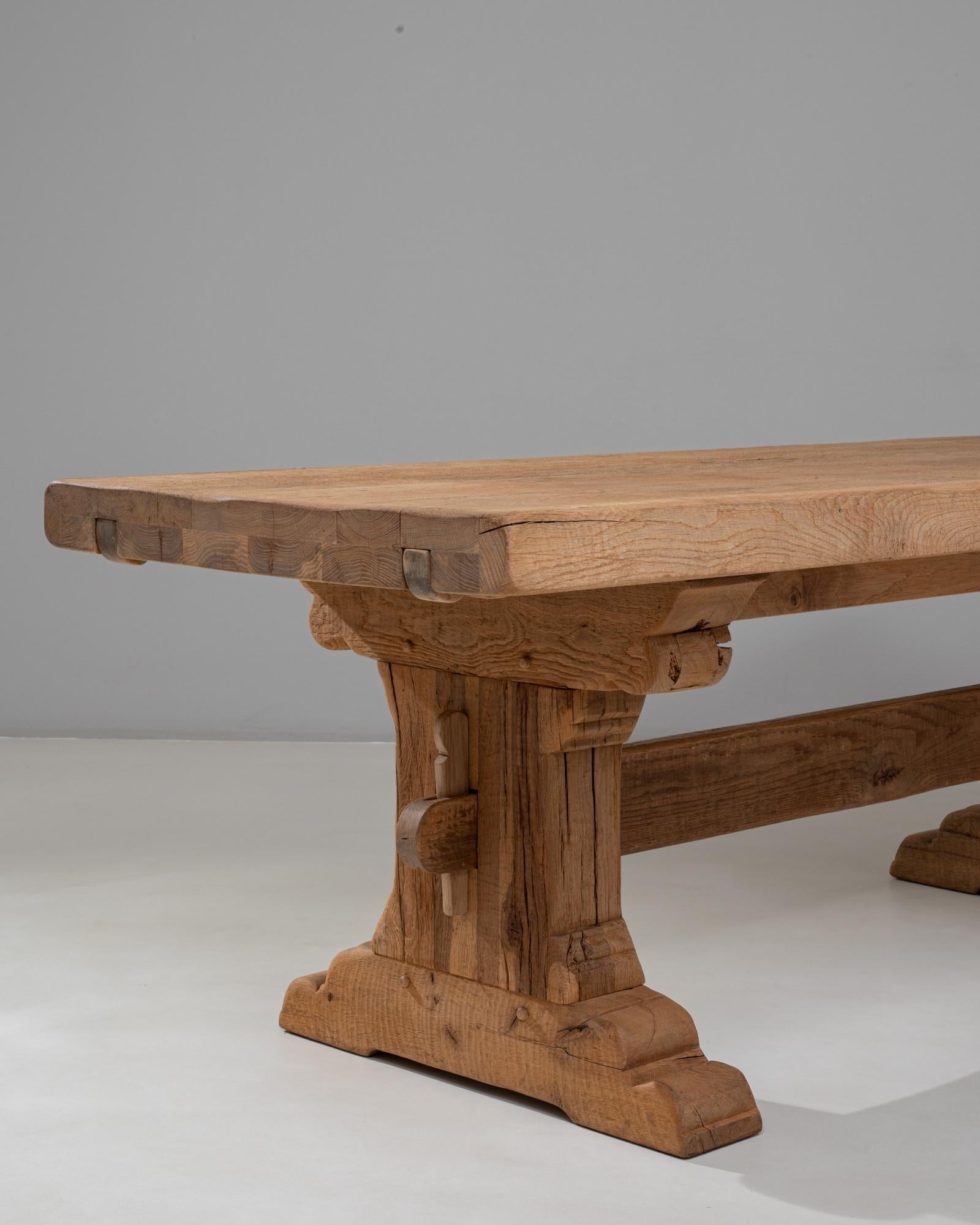 Table de salle à manger à tréteaux en Oak Oak français du 20e siècle en vente 1