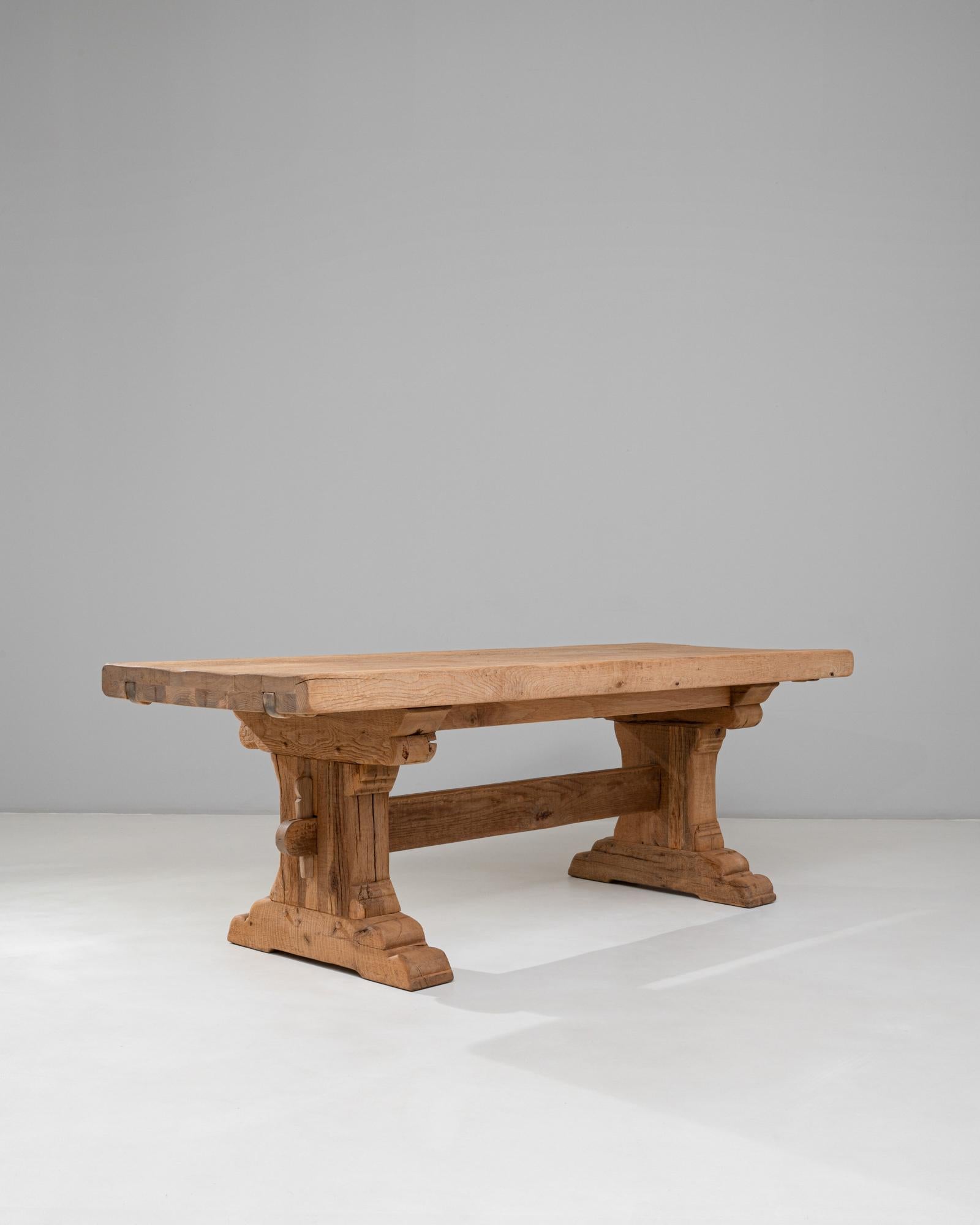 Table de salle à manger à tréteaux en Oak Oak français du 20e siècle en vente 2