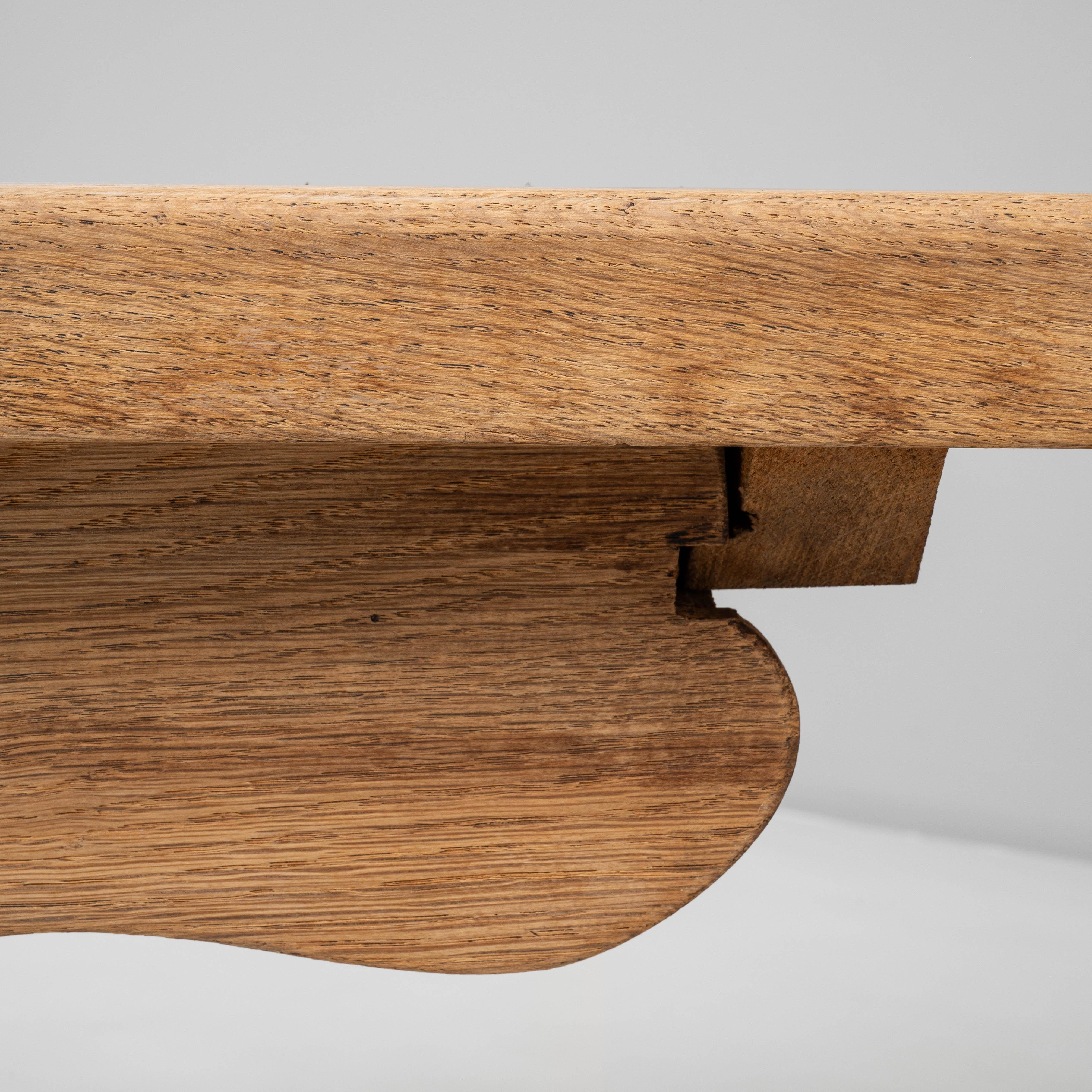 Table de salle à manger à tréteaux en Oak français du 20e siècle avec un seul tiroir en vente 6