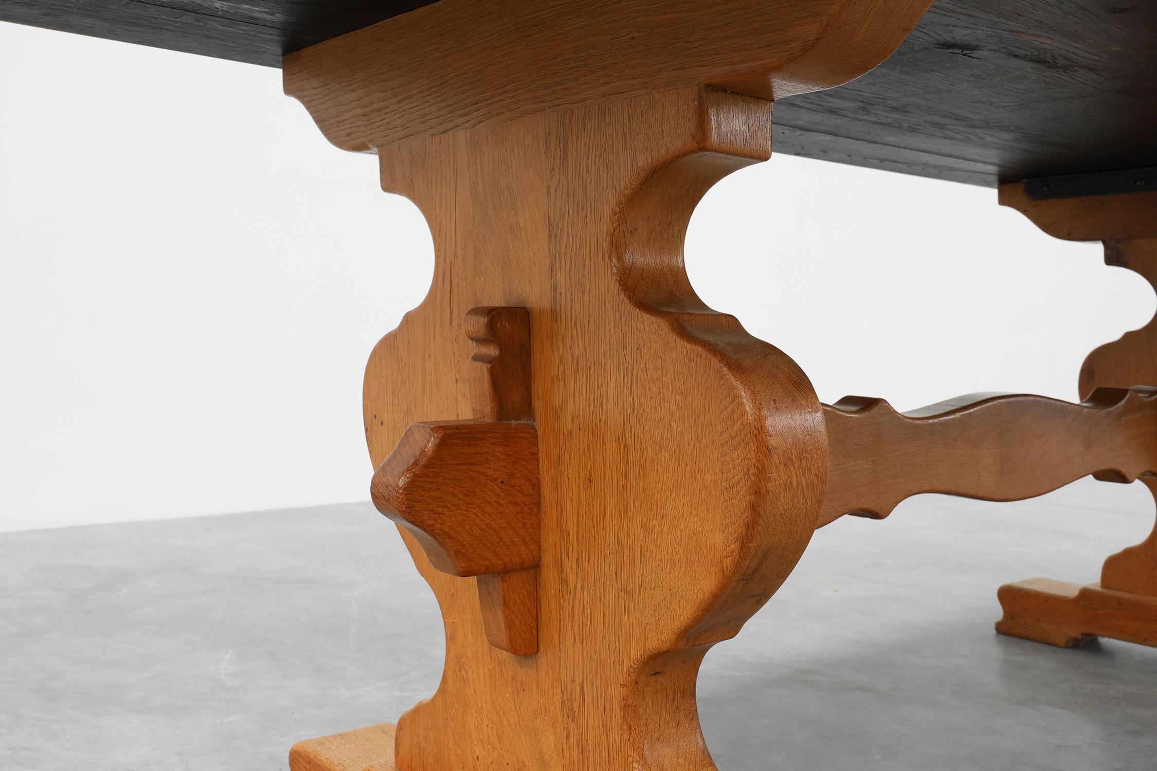 20th Century French oak trestle table with scalloped legs and plank top in vendita 4