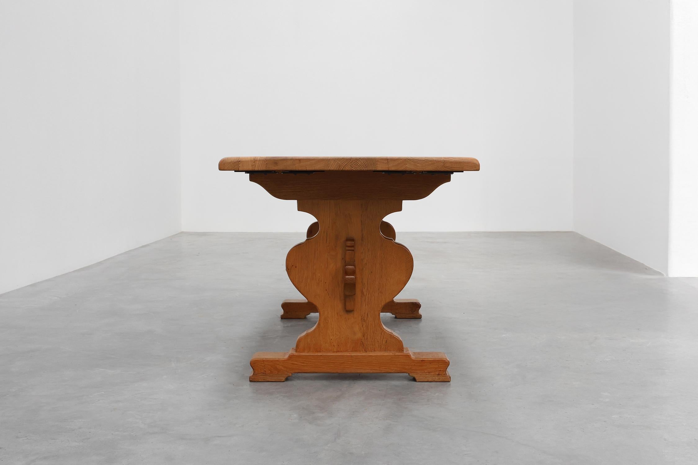 20th Century French oak trestle table with scalloped legs and plank top in vendita 10