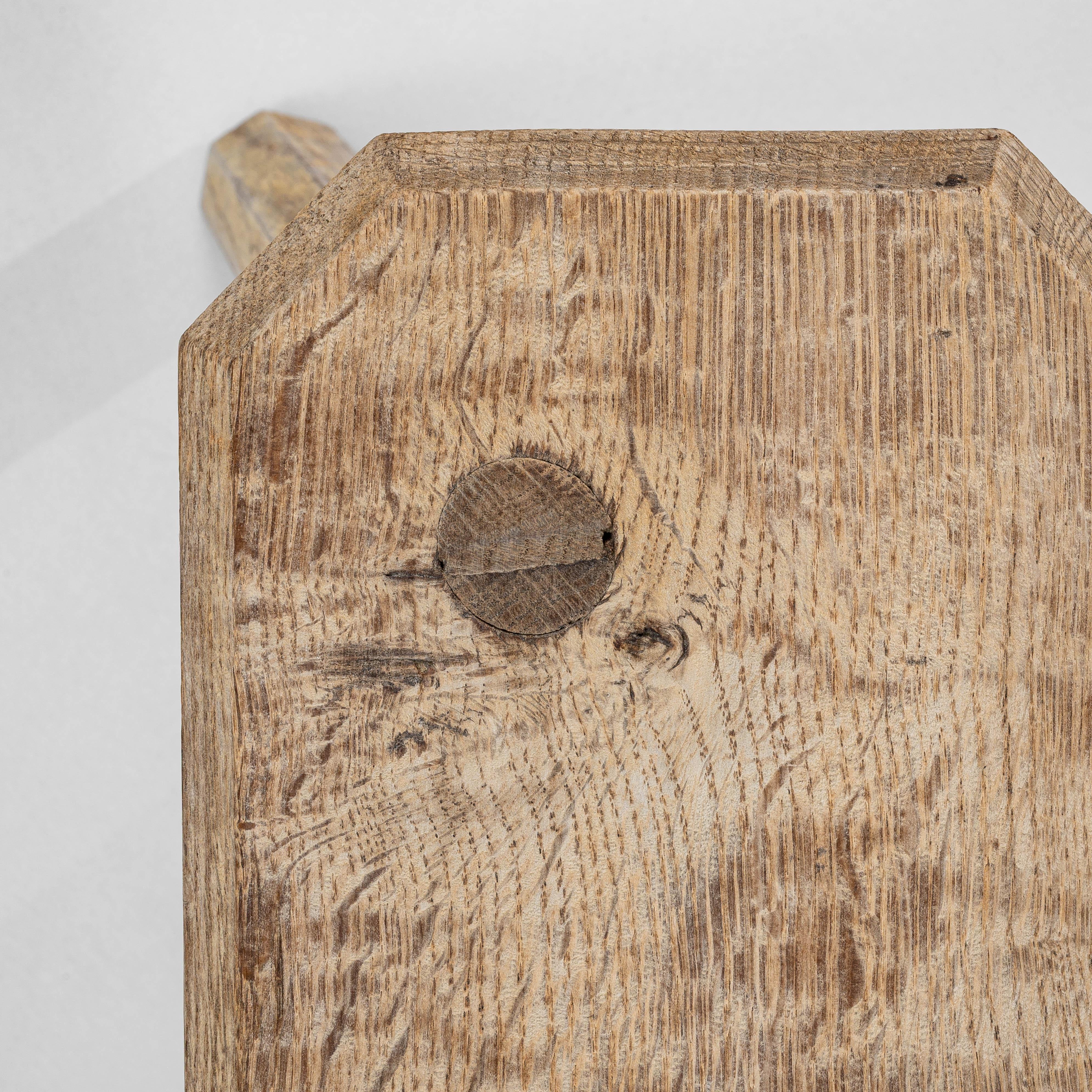 Tabouret tripode en Oak Oak français du 20e siècle en vente 4