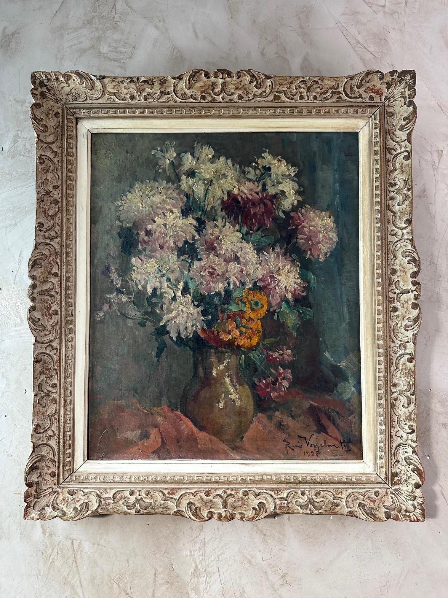 Sehr schönes Ölgemälde auf Leinwand, signiert von dem französischen Künstler René Vogelweith (1881-1950), das einen großen Blumenstrauß darstellt. Hergestellt im Jahr 1938. Sehr schöner Rahmen aus geformtem und gewachstem Holz.
Guter