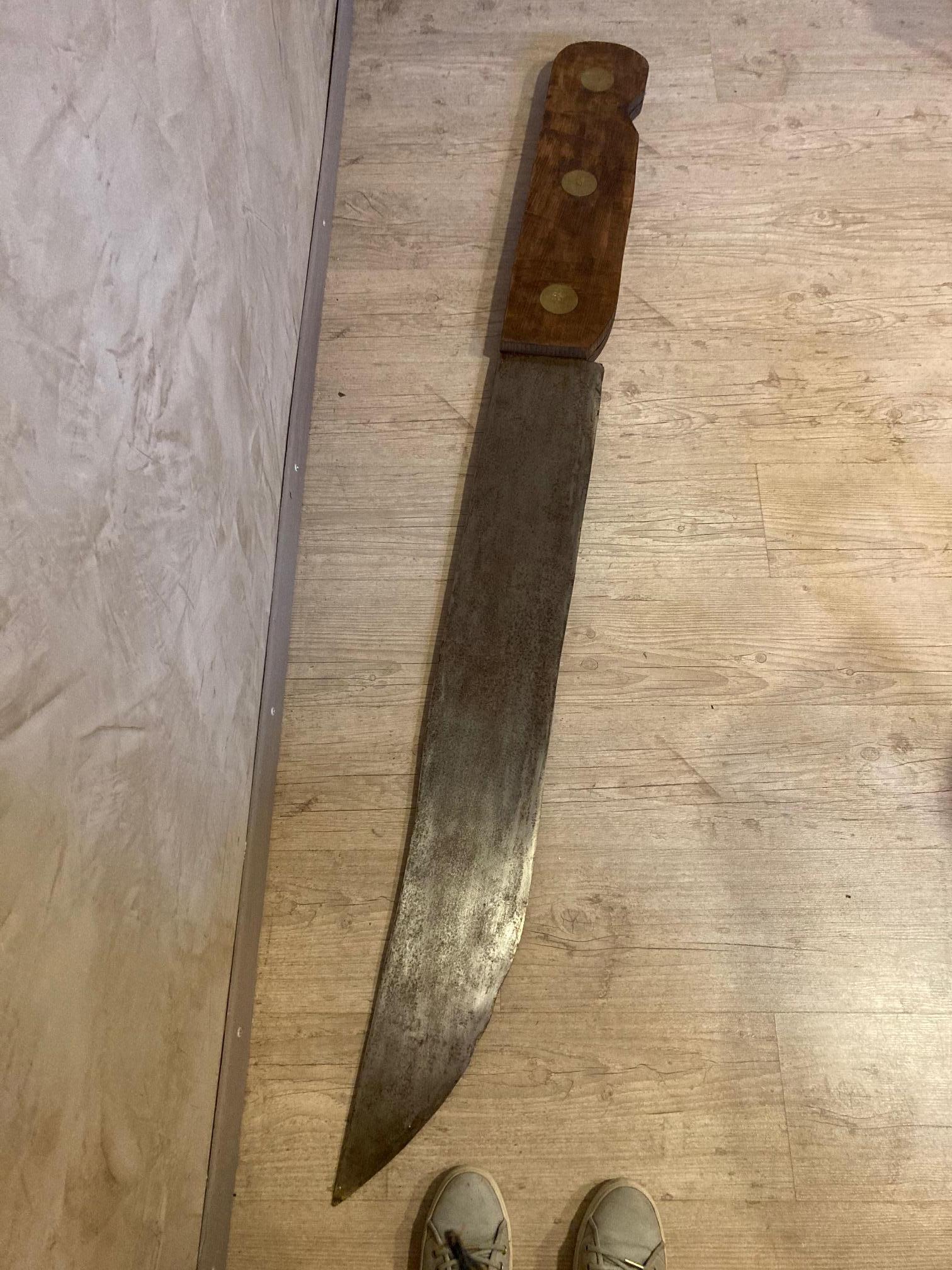 20th century French Old Cutler Signboard Metal and Wood Knife, 1940s In Good Condition For Sale In LEGNY, FR