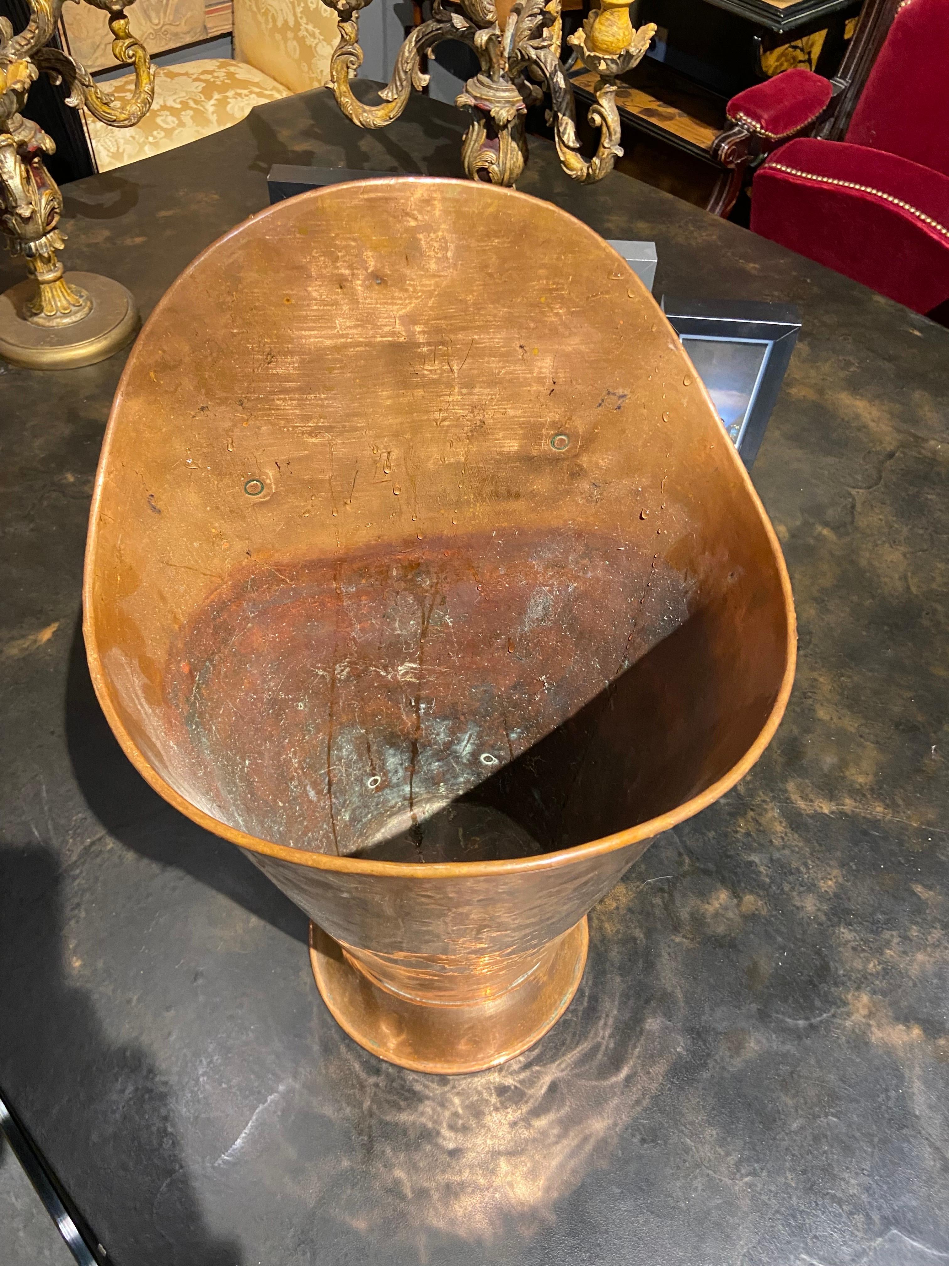 20th Century French Oval Umbrella Stand Hand Made in Copper For Sale 2