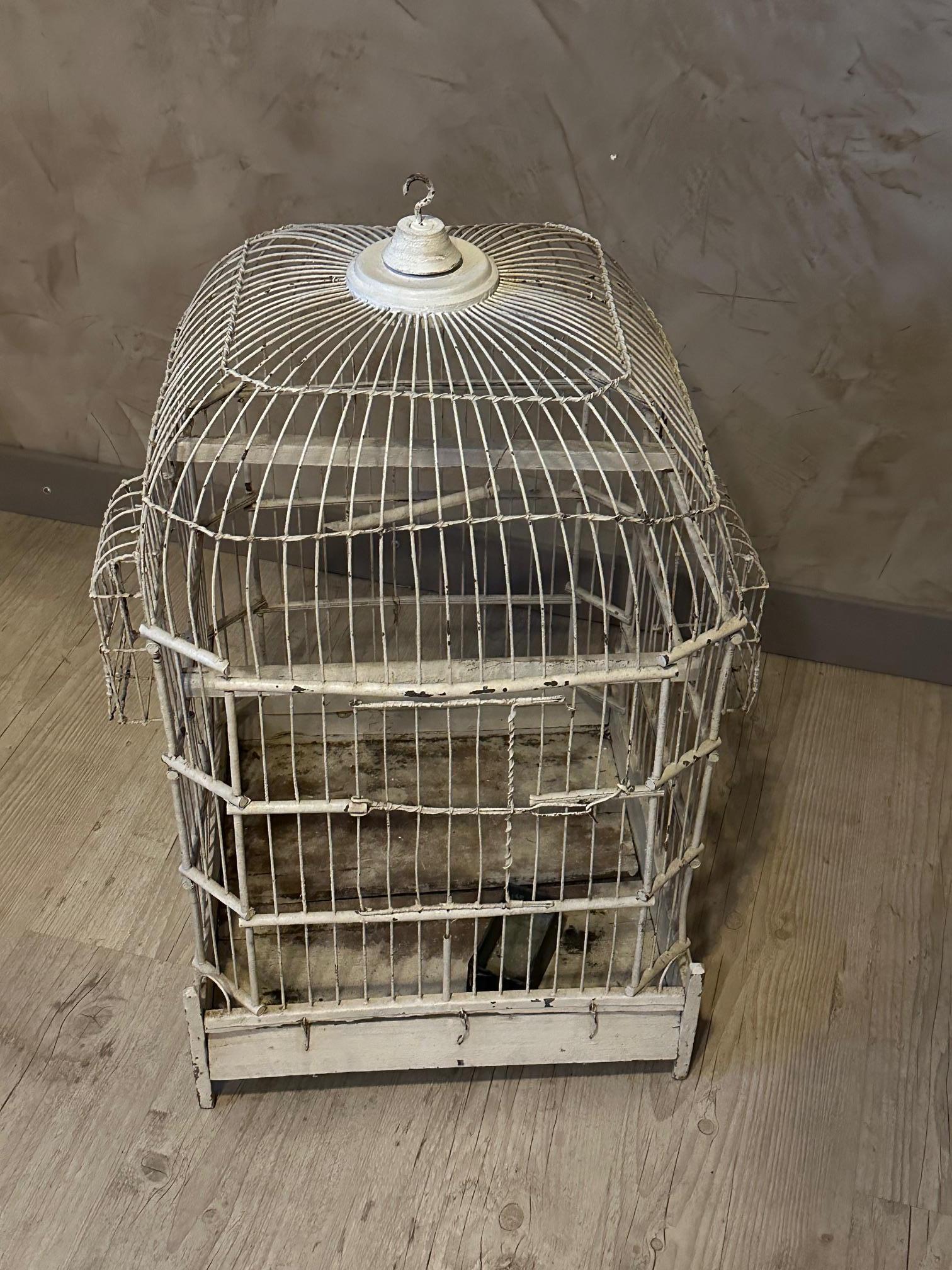 Französischer Vogelkäfig aus bemaltem Metall und Holz des 20. Jahrhunderts, 1920er Jahre im Angebot 8