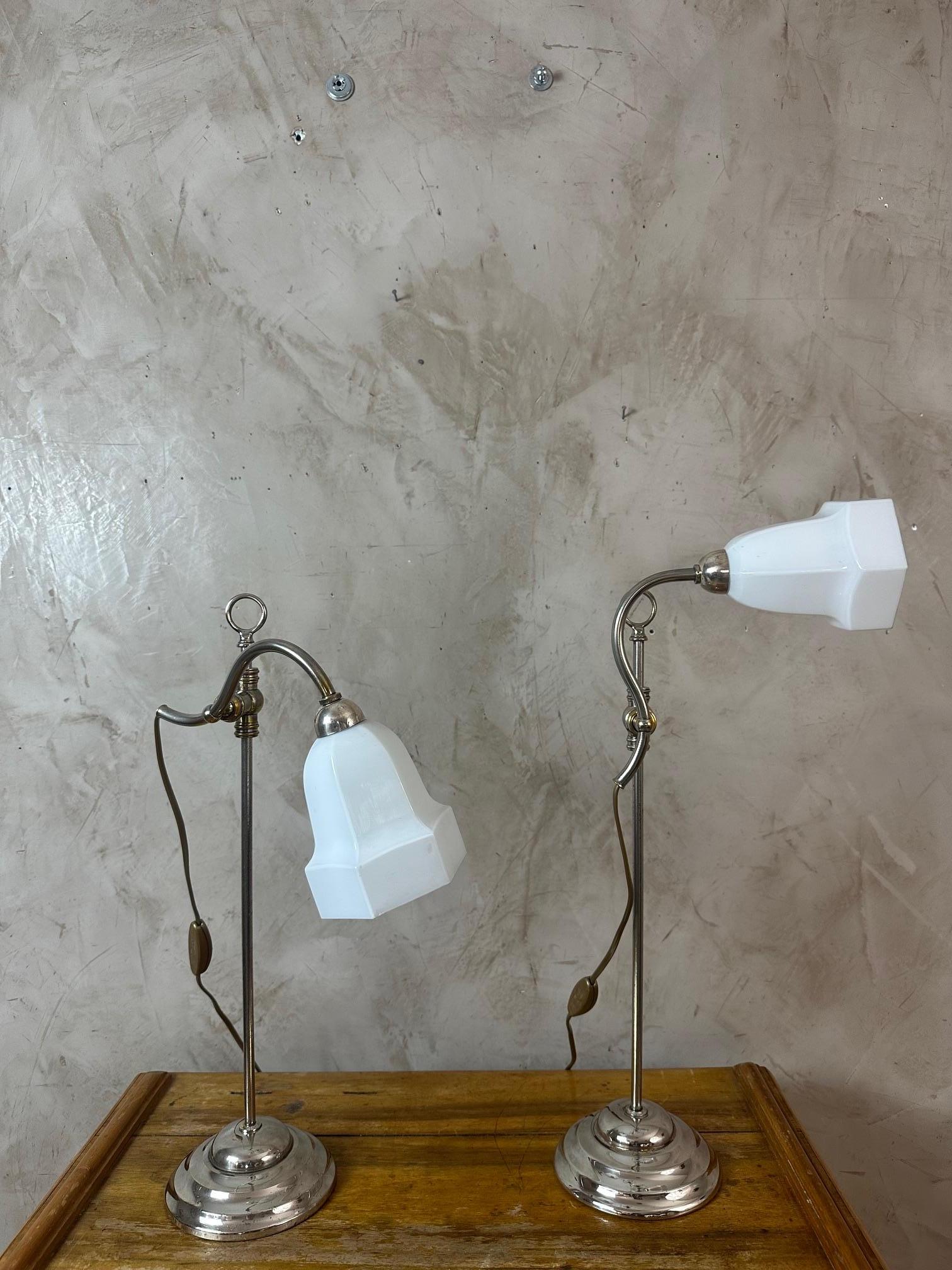 Mid-20th Century 20th century French Pair of Art Deco Opaline Glass and Chromed Metal Table Lamp For Sale