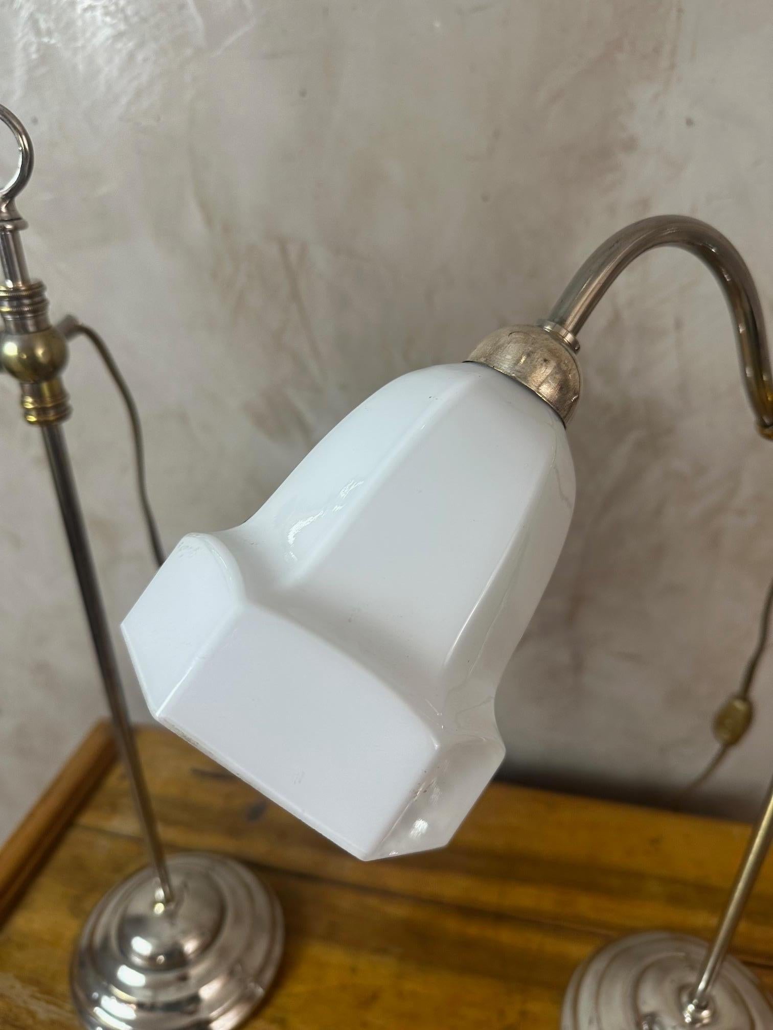 20th century French Pair of Art Deco Opaline Glass and Chromed Metal Table Lamp For Sale 3