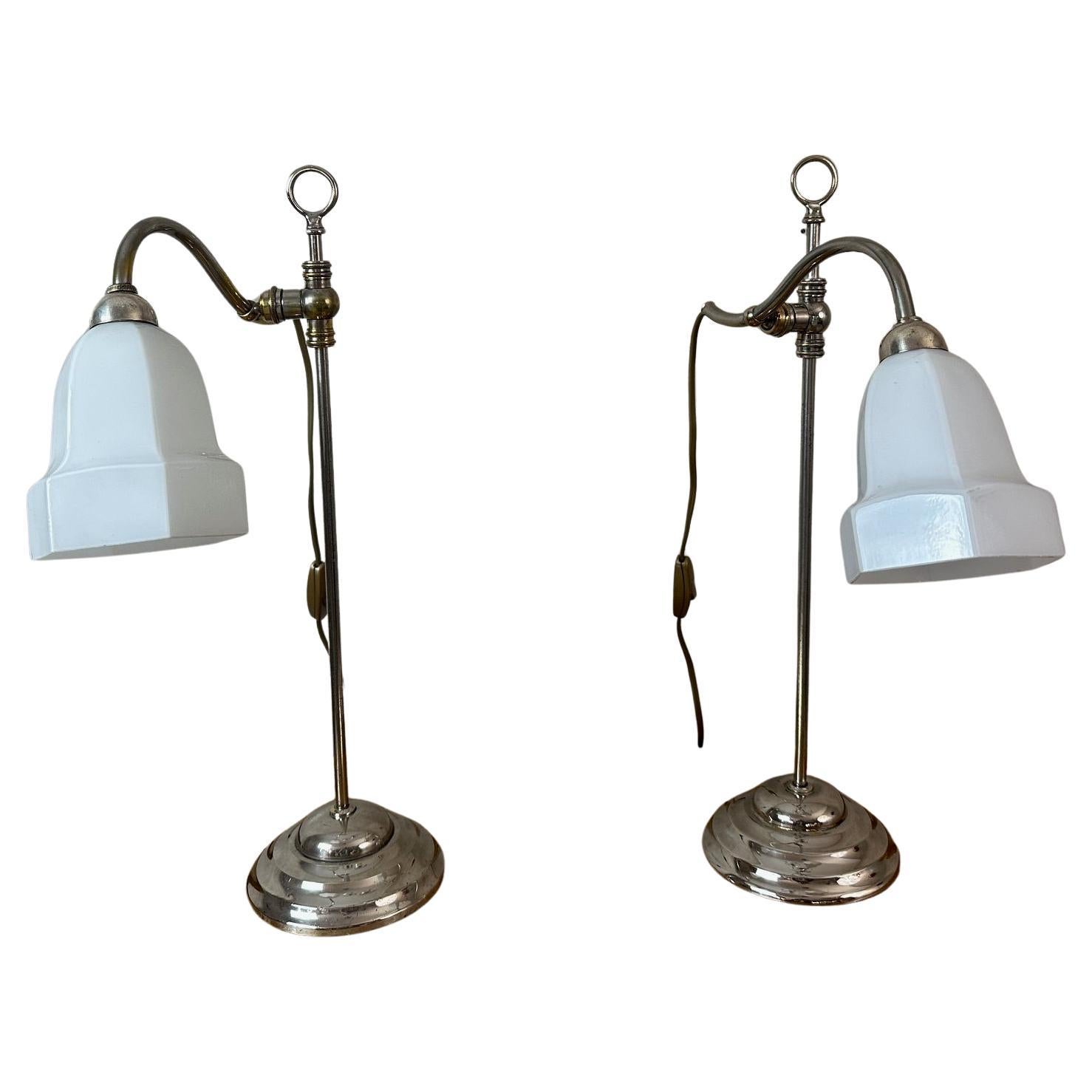 20th century French Pair of Art Deco Opaline Glass and Chromed Metal Table Lamp For Sale