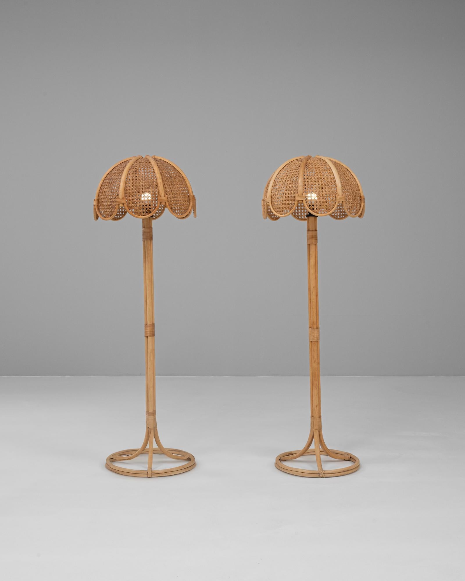 Français Paire de lampadaires en bambou français du 20e siècle en vente