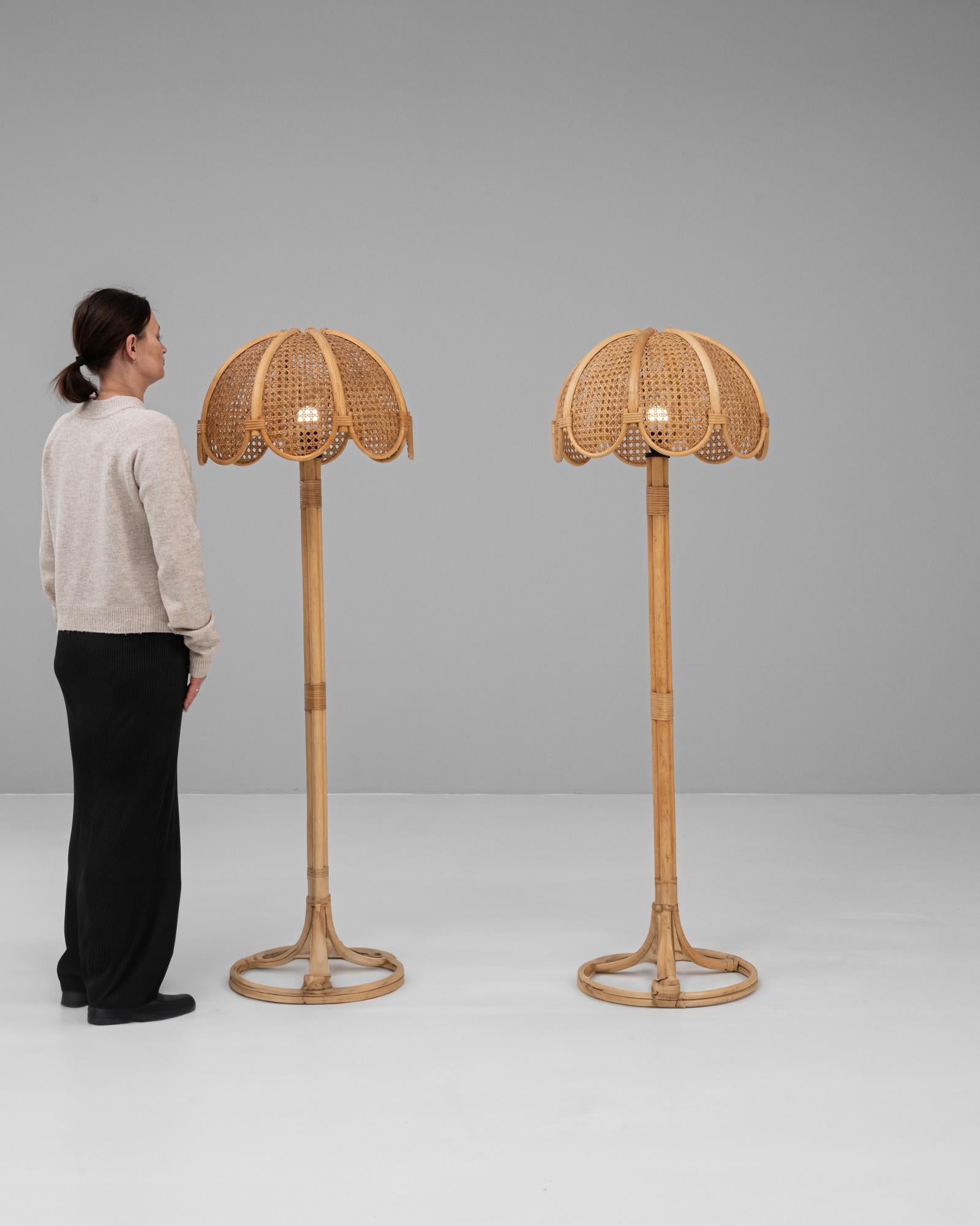 Paire de lampadaires en bambou français du 20e siècle Bon état - En vente à High Point, NC