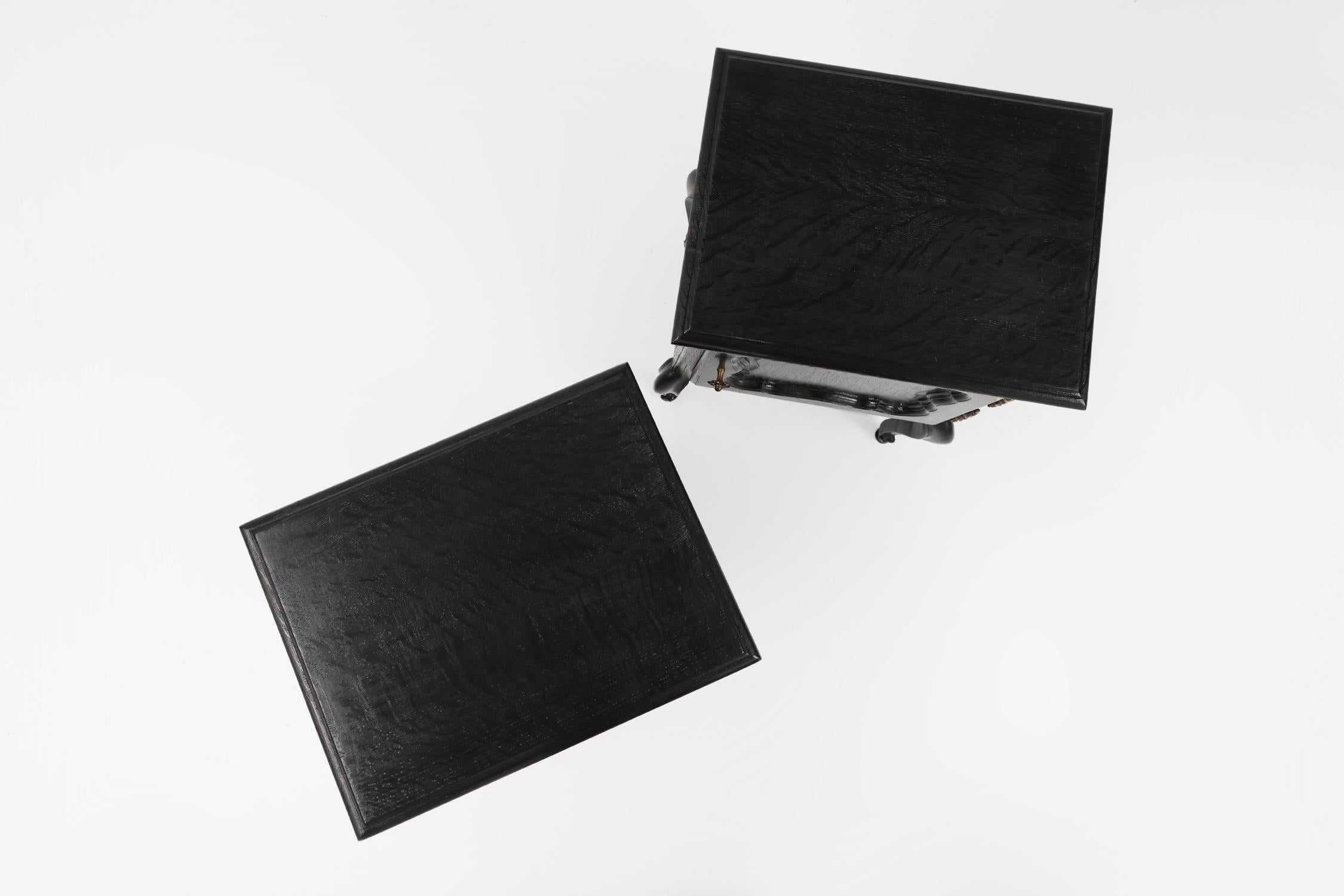 20th Century French pair of black nightstands in Louis XV style 5