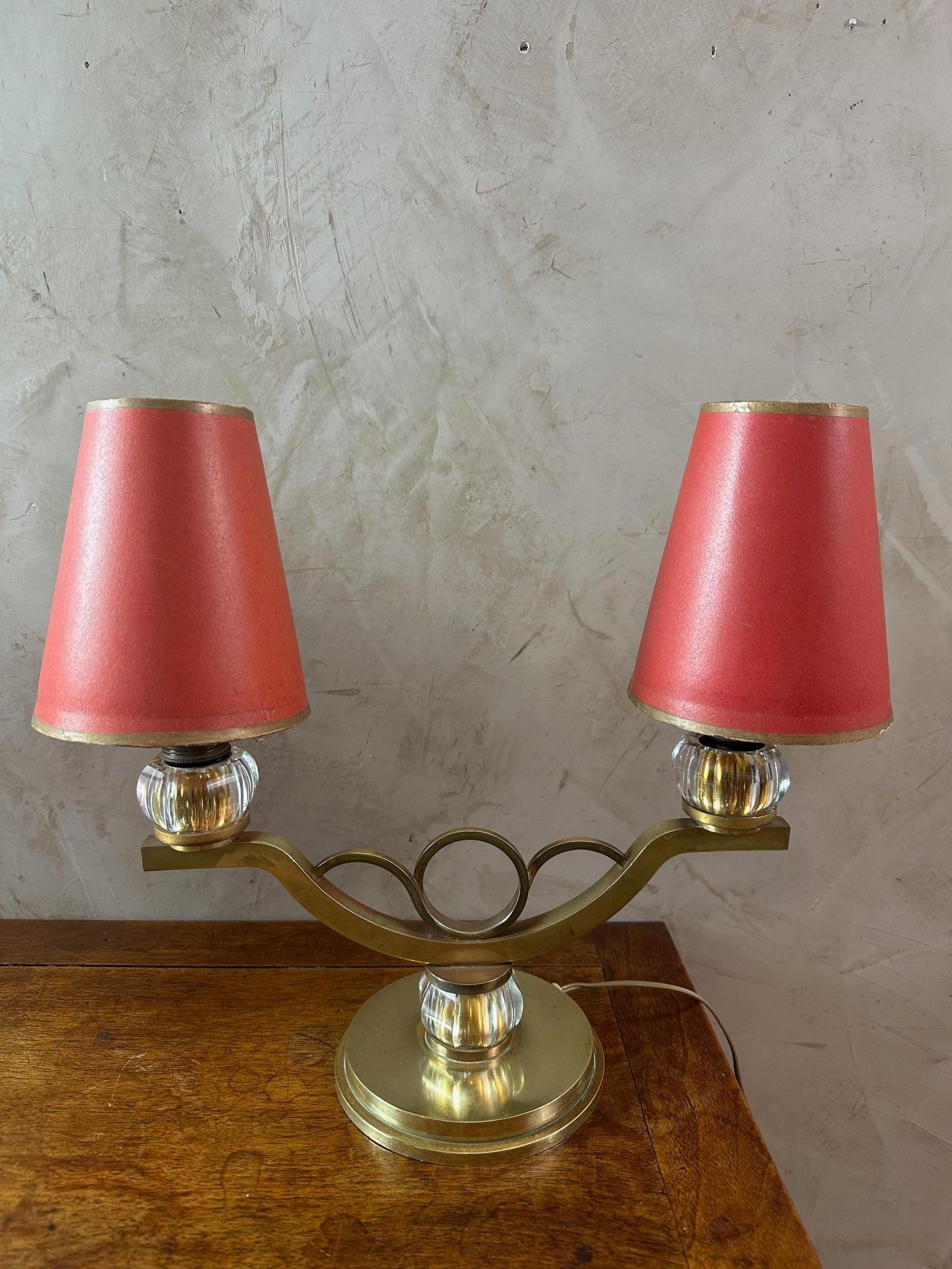 Paire de lampes de table en laiton et verre du 20e siècle, 1950 Bon état - En vente à LEGNY, FR