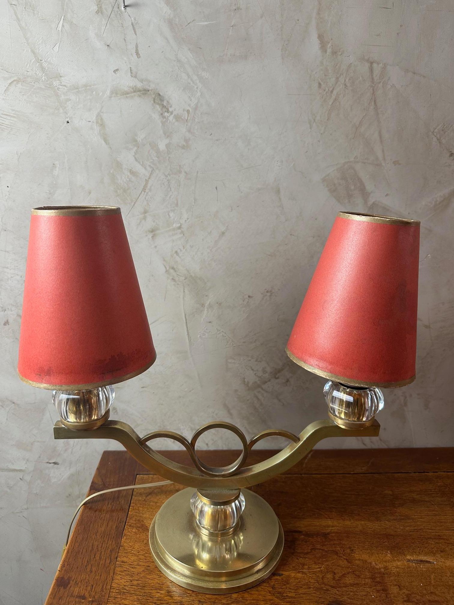 Milieu du XXe siècle Paire de lampes de table en laiton et verre du 20e siècle, 1950 en vente