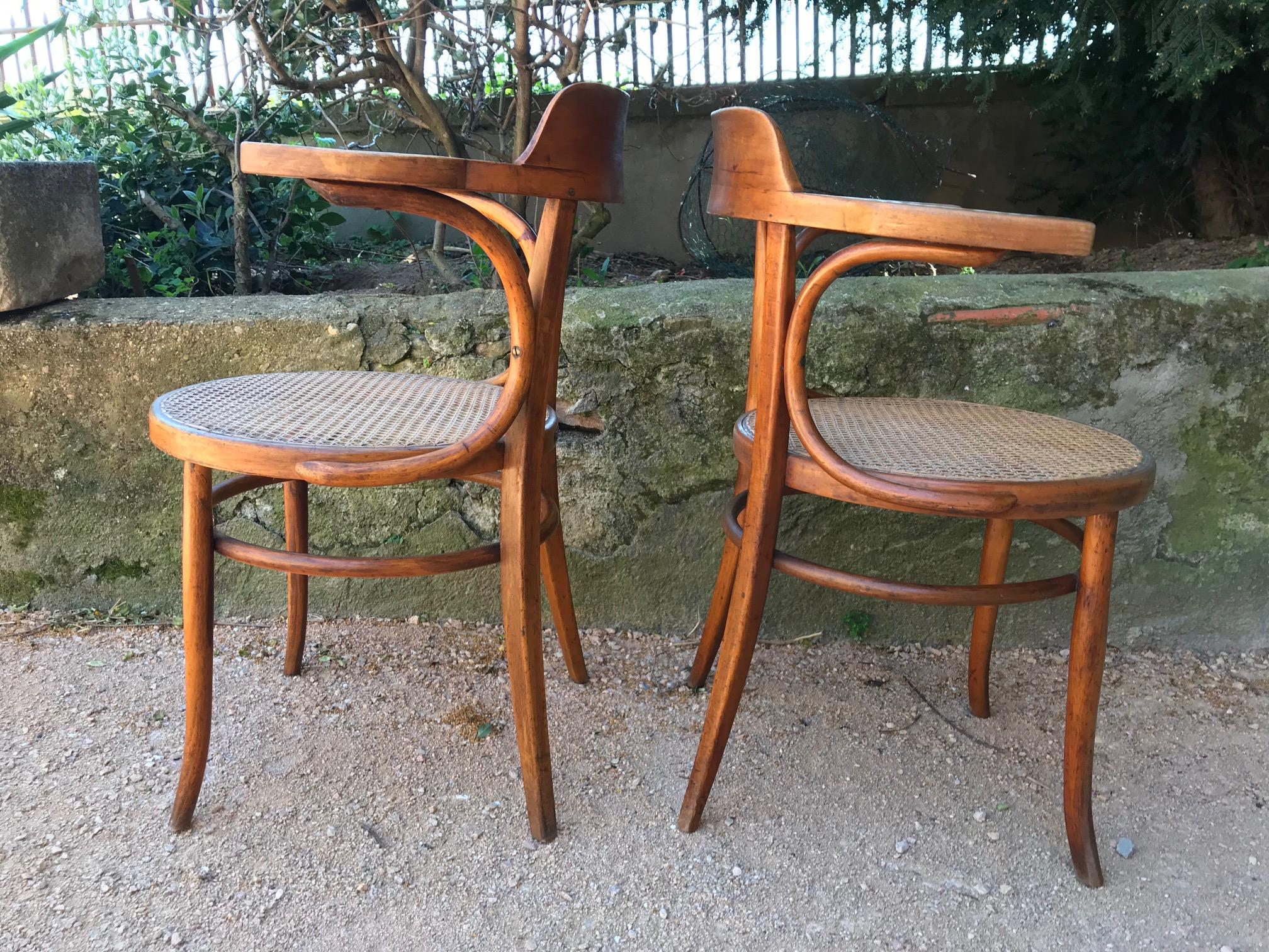 20. Jahrhundert Französisch Paar Caned Desk Sessel, 1900s im Zustand „Gut“ im Angebot in LEGNY, FR