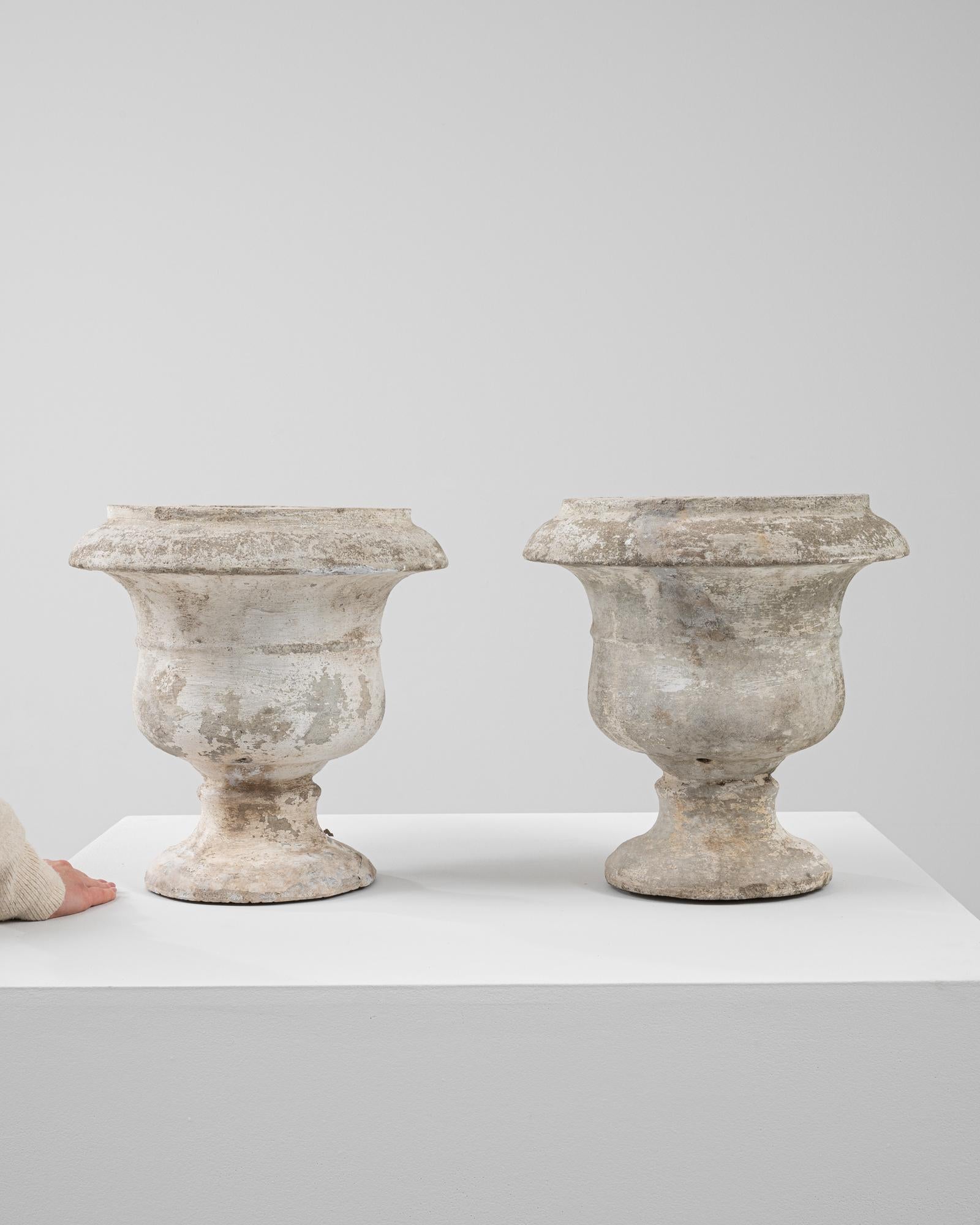 20th Century French Pair Of Concrete Planters In Good Condition For Sale In High Point, NC