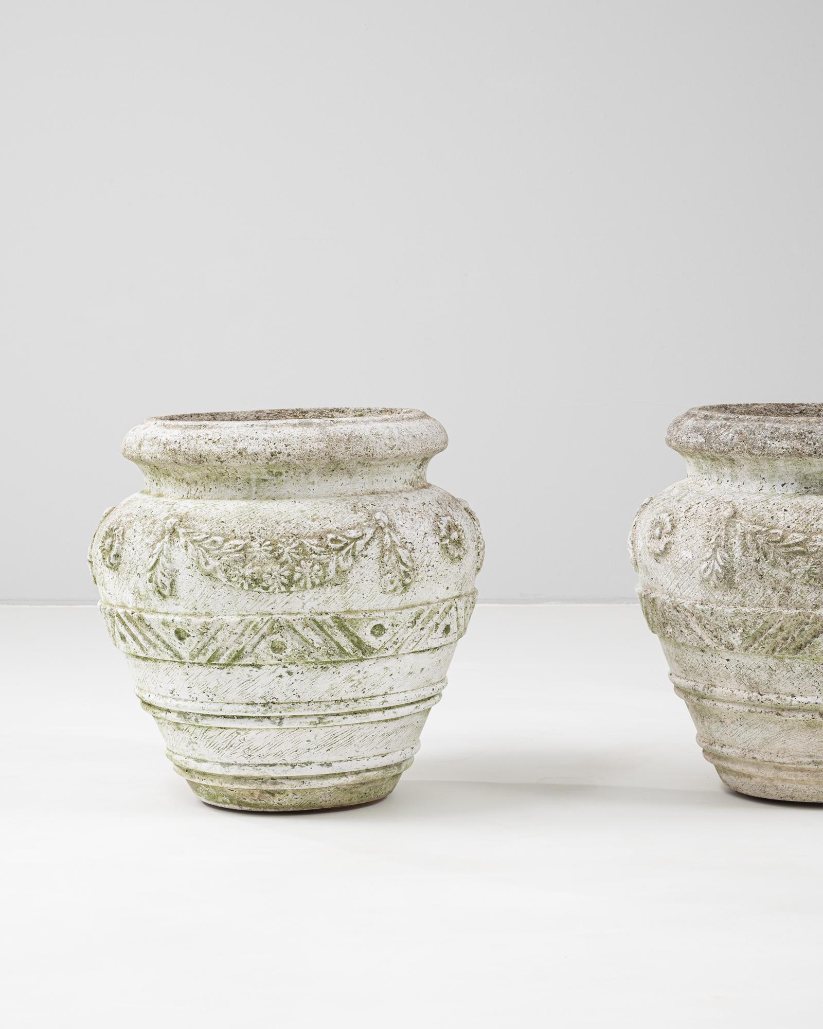 20th Century French Pair Of Concrete Planters For Sale 2