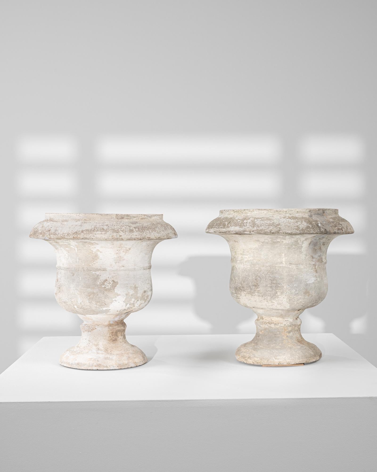 20th Century French Pair Of Concrete Planters For Sale 3